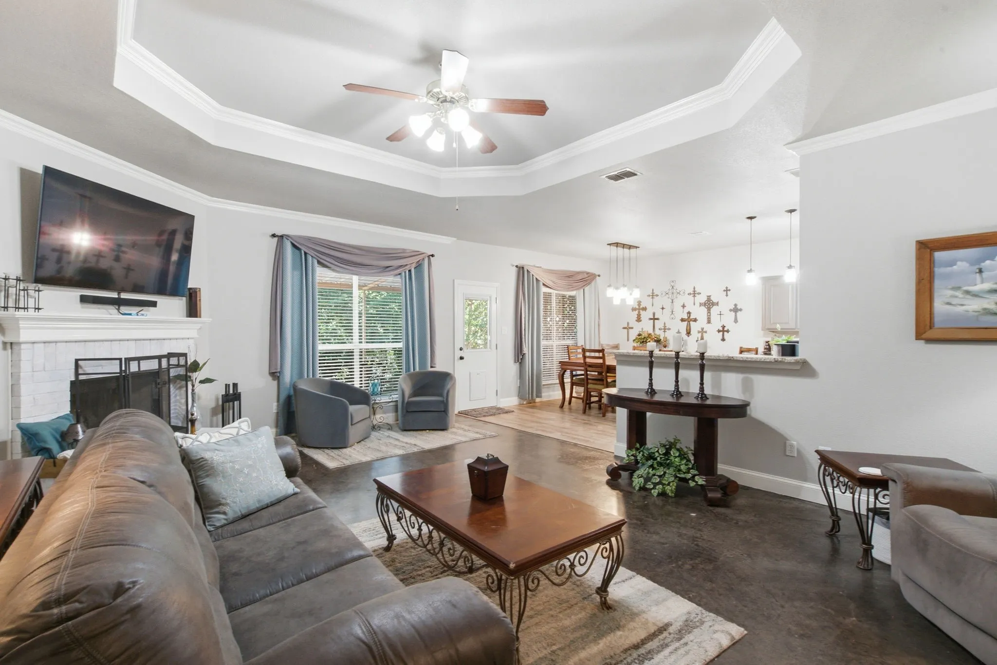 Single Family Residence For Sale in Parker County , 2413 Scotts Meadow Court, Weatherford, Texas 76087, 3 Bedroom, 2 Bathroom, 2 Garage spaces, 1,734 Sqft, built in 2005, mls#21324181, Real Estate Agent in Weatherford, Homes For Sale in Parker county, Homes For Sale in Weatherford, Realtor in Weatherford Texas, Real Estate Brokerage Independent Realty Texas, Luminita Cordes Realtor