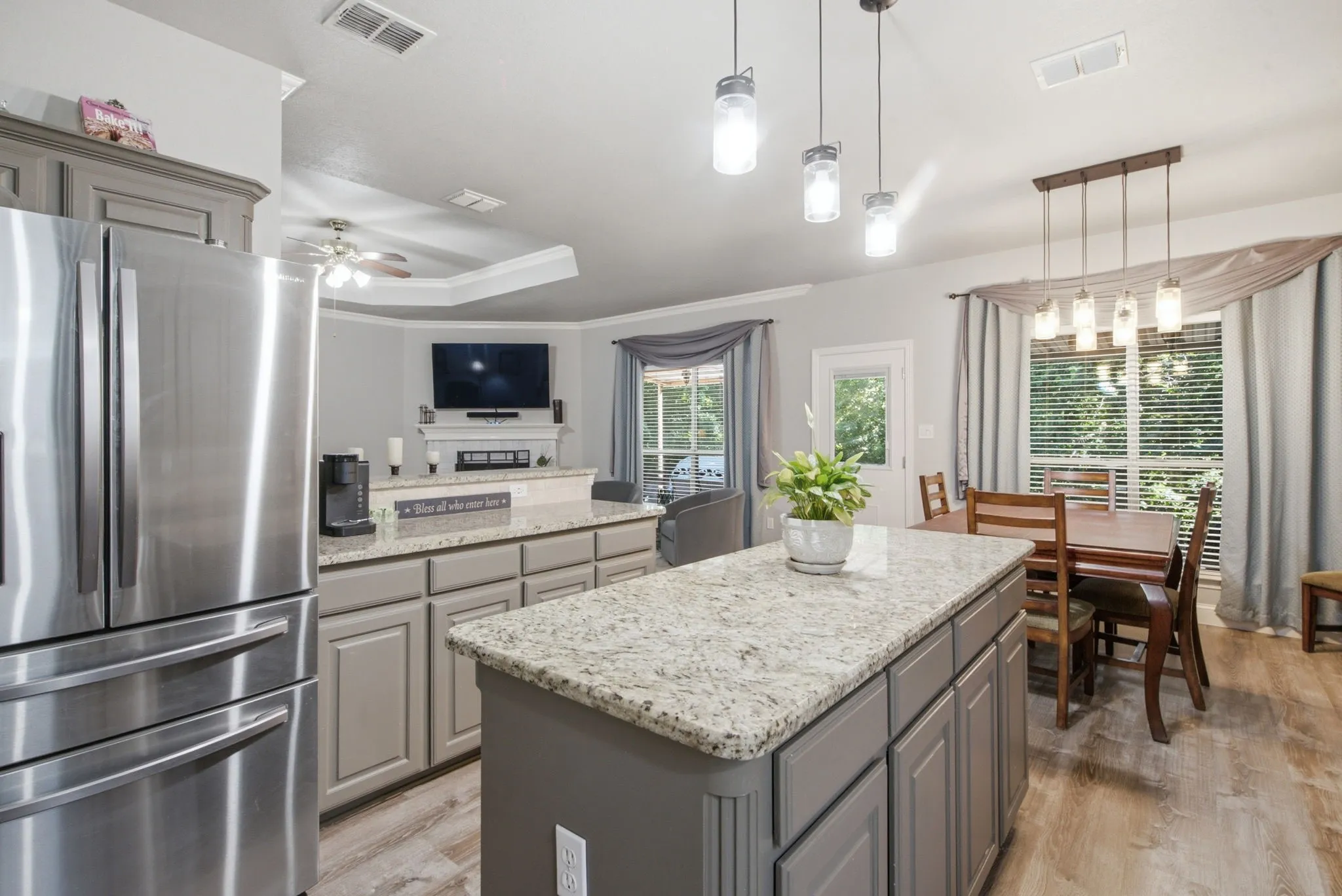 Single Family Residence For Sale in Parker County , 2413 Scotts Meadow Court, Weatherford, Texas 76087, 3 Bedroom, 2 Bathroom, 2 Garage spaces, 1,734 Sqft, built in 2005, mls#21324181, Real Estate Agent in Weatherford, Homes For Sale in Parker county, Homes For Sale in Weatherford, Realtor in Weatherford Texas, Real Estate Brokerage Independent Realty Texas, Luminita Cordes Realtor