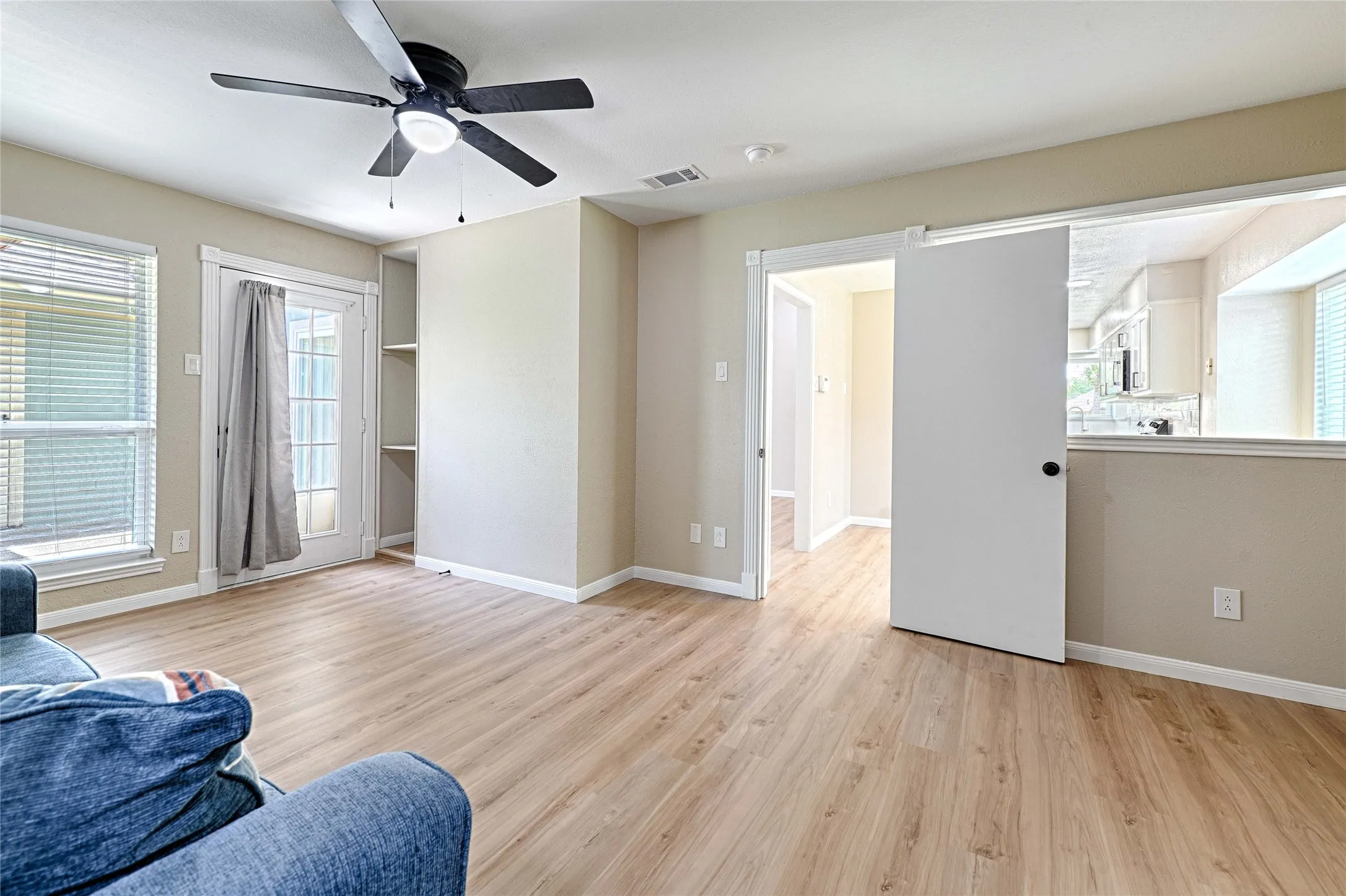 Single Family Residence For Sale in Denton County , 1610 Belltower Court, Lewisville, Texas 75067, 3 Bedroom, 2 Bathroom, 2 Garage spaces, 1,916 Sqft, built in 1987, mls#21318142, Real Estate Agent in Lewisville, Homes For Sale in Denton county, Homes For Sale in Lewisville, Realtor in Lewisville Texas, Real Estate Brokerage Independent Realty Texas, Luminita Cordes Realtor
