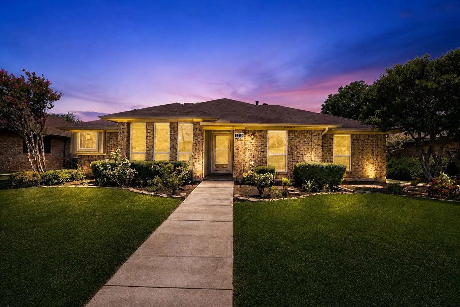 Single Family Residence For Sale in Denton County , 1610 Belltower Court, Lewisville, Texas 75067, 3 Bedroom, 2 Bathroom, 2 Garage spaces, 1,916 Sqft, built in 1987, mls#21318142, Real Estate Agent in Lewisville, Homes For Sale in Denton county, Homes For Sale in Lewisville, Realtor in Lewisville Texas, Real Estate Brokerage Independent Realty Texas, Luminita Cordes Realtor