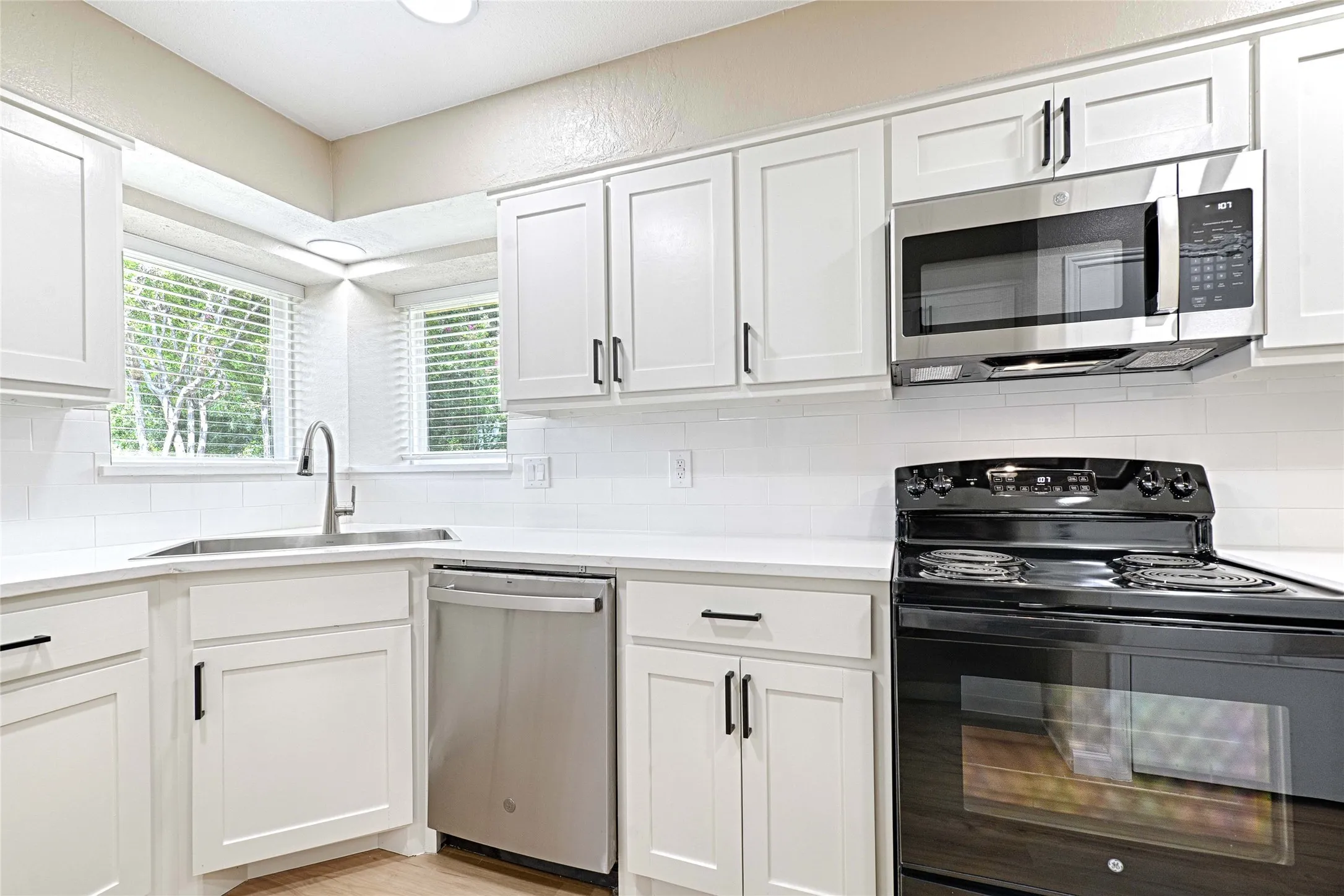 Single Family Residence For Sale in Denton County , 1610 Belltower Court, Lewisville, Texas 75067, 3 Bedroom, 2 Bathroom, 2 Garage spaces, 1,916 Sqft, built in 1987, mls#21318142, Real Estate Agent in Lewisville, Homes For Sale in Denton county, Homes For Sale in Lewisville, Realtor in Lewisville Texas, Real Estate Brokerage Independent Realty Texas, Luminita Cordes Realtor