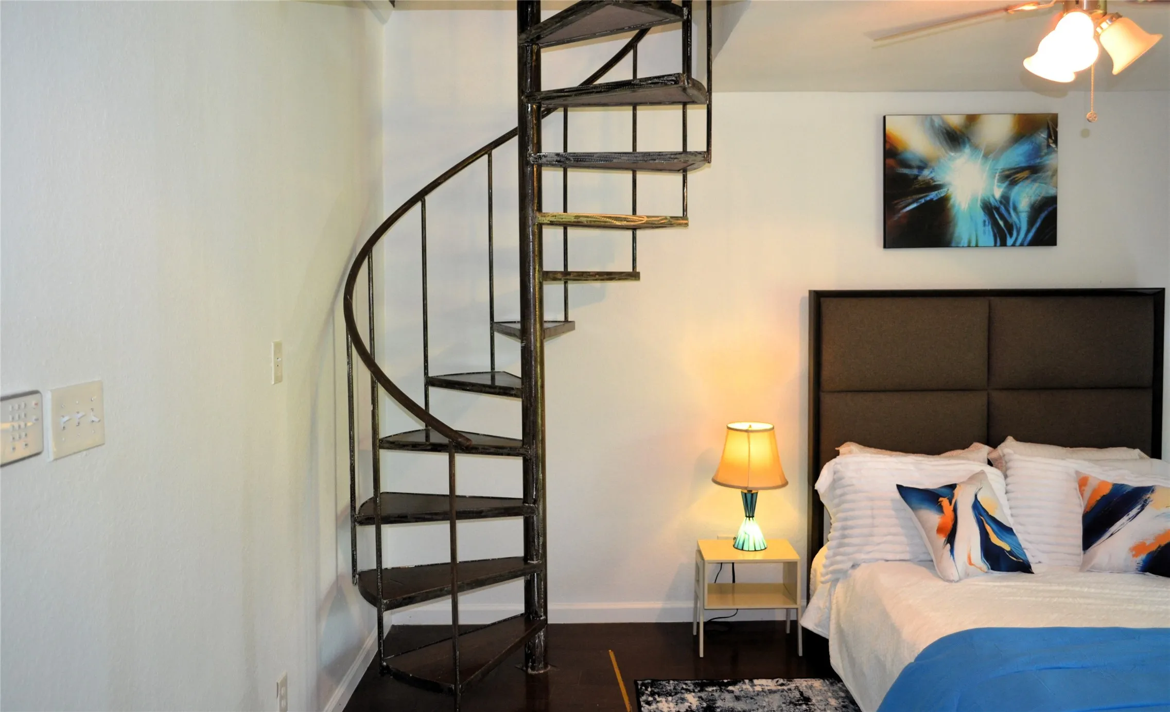 Condominium For Sale in Dallas County , 7660 Skillman Street 401, Dallas, Texas 75231, 1 Bedroom, 2 Bathroom, 1 Garage spaces, 616 Sqft, built in 1983, Price $115,000, mls#21315461, Real Estate Agent in Dallas, Homes For Sale in Dallas county, Homes For Sale in Dallas, Realtor in Dallas Texas, Real Estate Brokerage Independent Realty Texas, Luminita Cordes Realtor