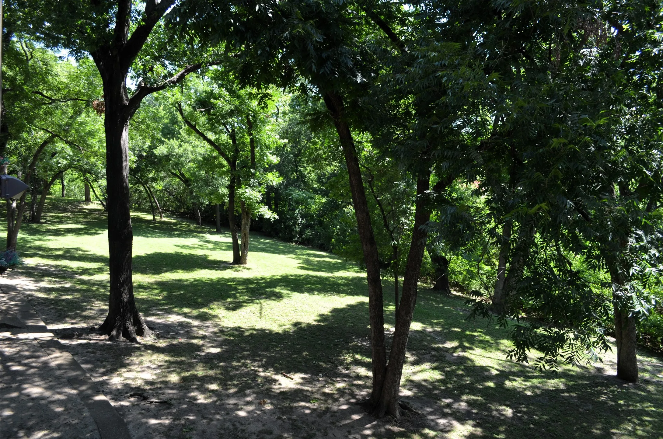 Condominium For Sale in Dallas County , 7660 Skillman Street 401, Dallas, Texas 75231, 1 Bedroom, 2 Bathroom, 1 Garage spaces, 616 Sqft, built in 1983, Price $115,000, mls#21315461, Real Estate Agent in Dallas, Homes For Sale in Dallas county, Homes For Sale in Dallas, Realtor in Dallas Texas, Real Estate Brokerage Independent Realty Texas, Luminita Cordes Realtor