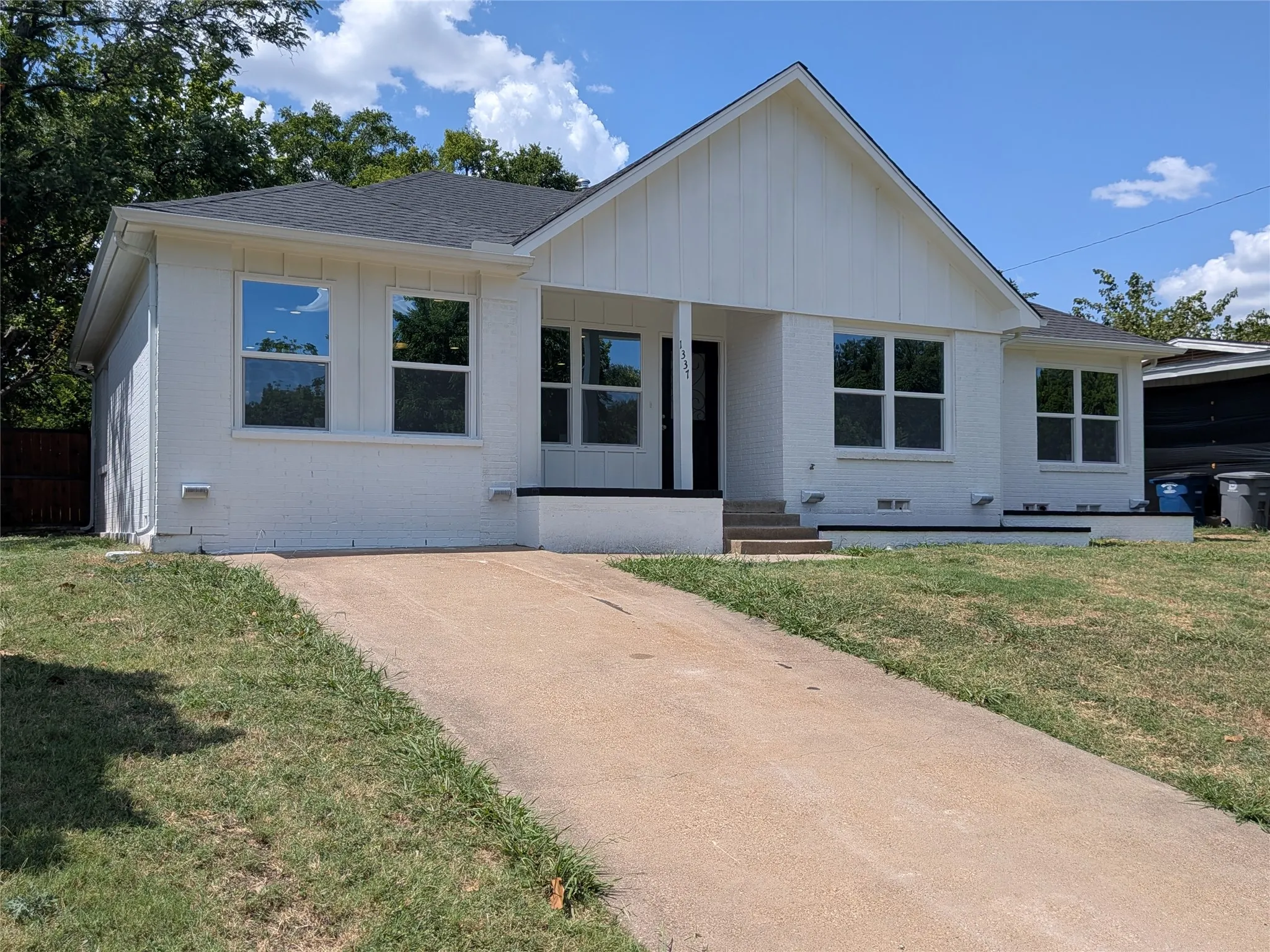 Single Family Residence For Sale in Dallas County , 1337 ADELAIDE Drive, Dallas, Texas 75216, 3 Bedrooms, 2 Bathrooms, Garage spaces, 1,481 Sqft, built in 1955, Price $399,900, mls#21326882, Real Estate Agent in Dallas, Homes For Sale in Dallas county, Homes For Sale in Dallas, Realtor in Dallas Texas, Real Estate Brokerage Independent Realty Texas, Luminita Cordes Realtor