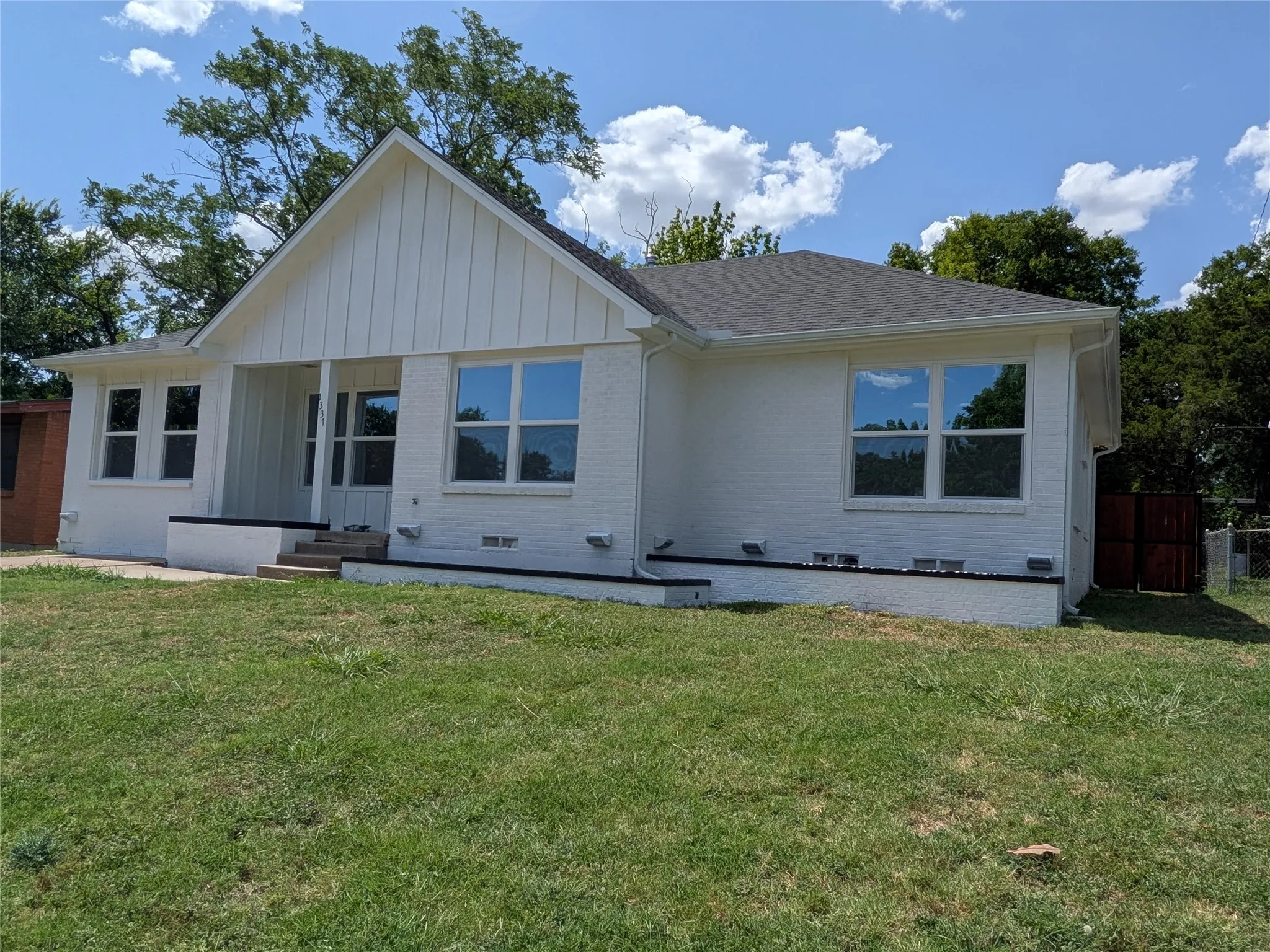 Single Family Residence For Sale in Dallas County , 1337 ADELAIDE Drive, Dallas, Texas 75216, 3 Bedrooms, 2 Bathrooms, Garage spaces, 1,481 Sqft, built in 1955, Price $399,900, mls#21326882, Real Estate Agent in Dallas, Homes For Sale in Dallas county, Homes For Sale in Dallas, Realtor in Dallas Texas, Real Estate Brokerage Independent Realty Texas, Luminita Cordes Realtor