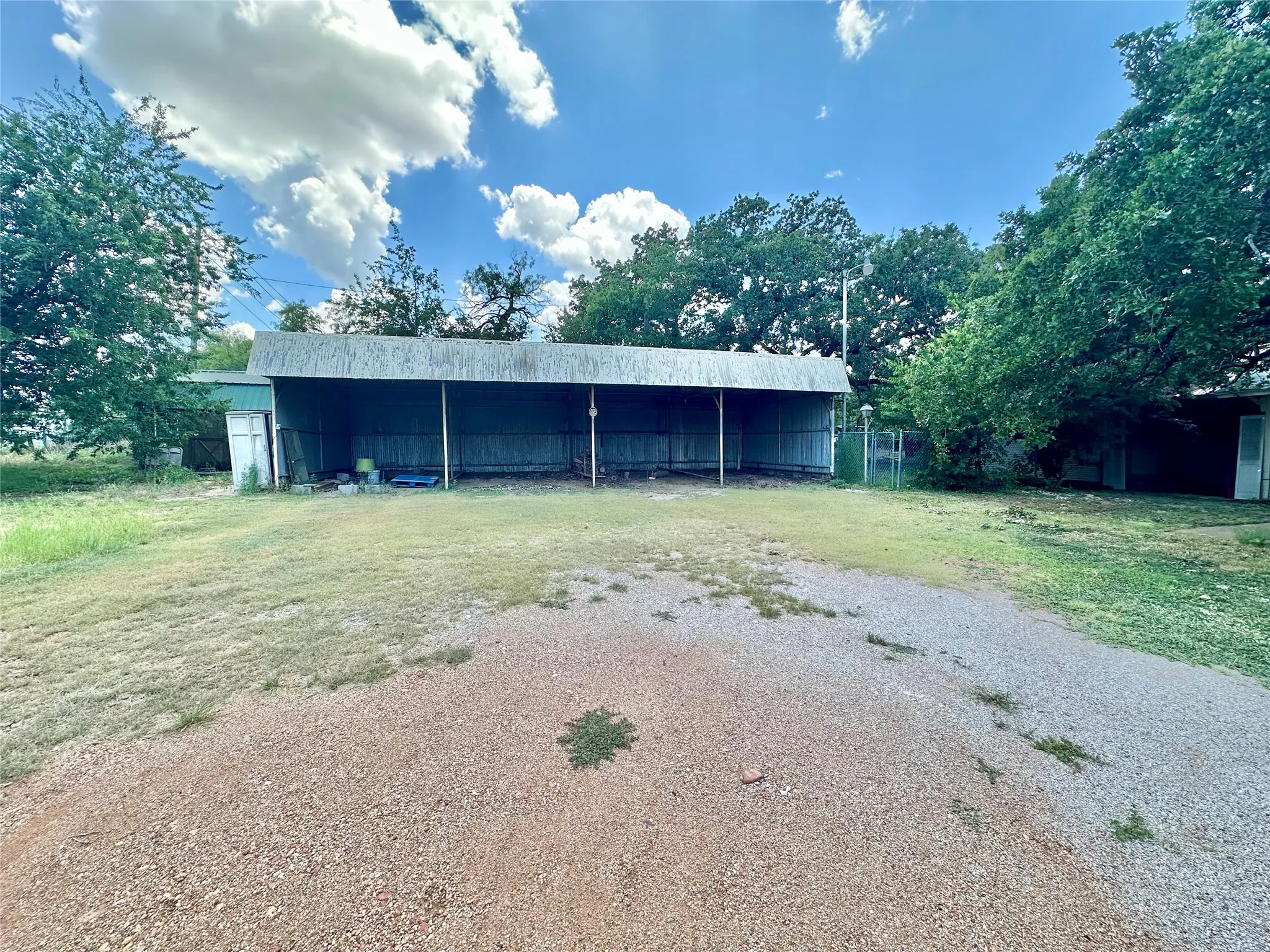 Single Family Residence For Sale in Eastland County , 423 Strawn Road, Ranger, Texas 76470, 3 Bedrooms, 2 Bathrooms, Garage spaces, 1,752 Sqft, built in 1938, Price $200,000, mls#21326028, Real Estate Agent in Ranger, Homes For Sale in Eastland county, Homes For Sale in Ranger, Realtor in Ranger Texas, Real Estate Brokerage Independent Realty Texas, Luminita Cordes Realtor