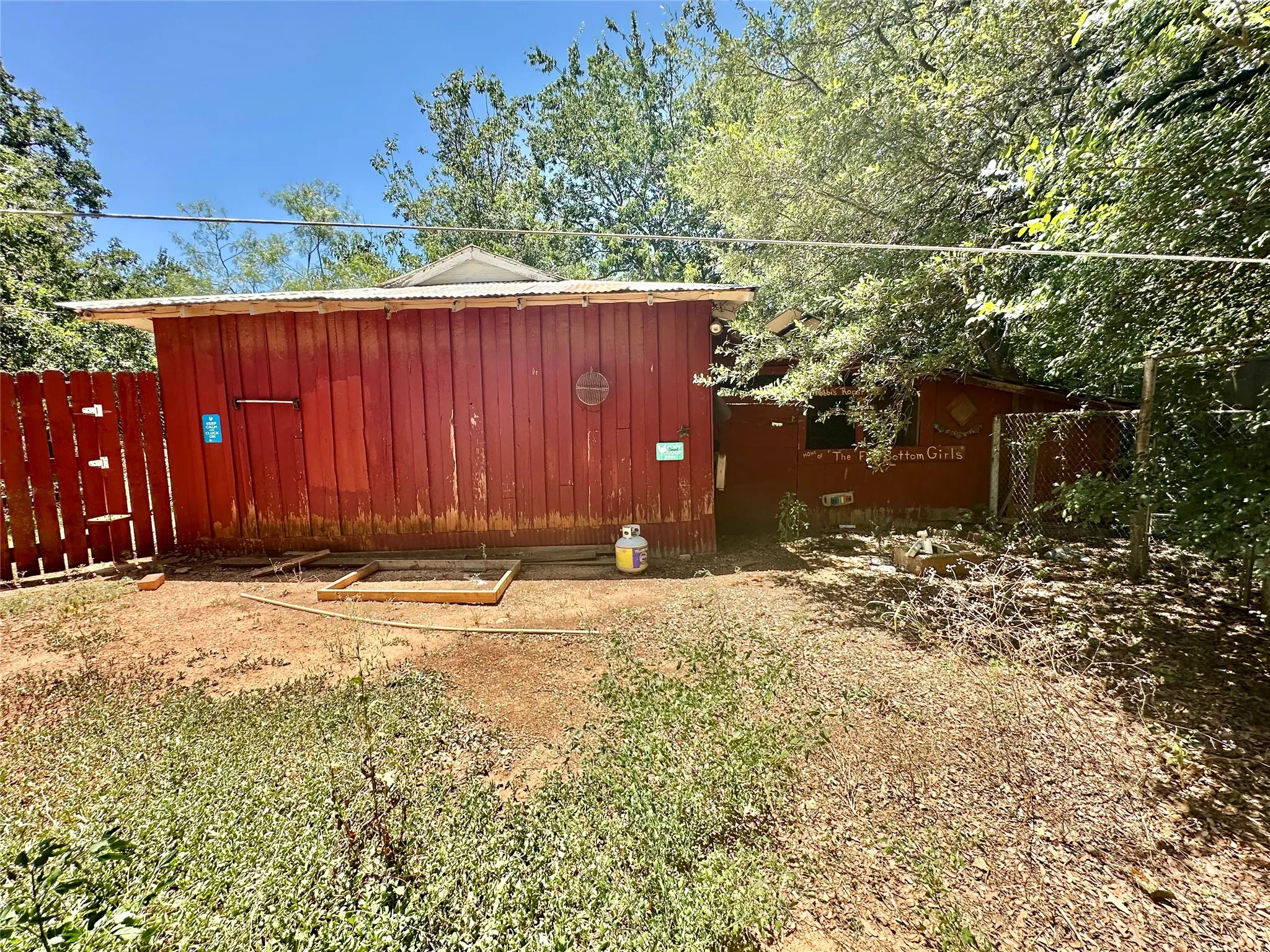Single Family Residence For Sale in Eastland County , 423 Strawn Road, Ranger, Texas 76470, 3 Bedrooms, 2 Bathrooms, Garage spaces, 1,752 Sqft, built in 1938, Price $200,000, mls#21326028, Real Estate Agent in Ranger, Homes For Sale in Eastland county, Homes For Sale in Ranger, Realtor in Ranger Texas, Real Estate Brokerage Independent Realty Texas, Luminita Cordes Realtor