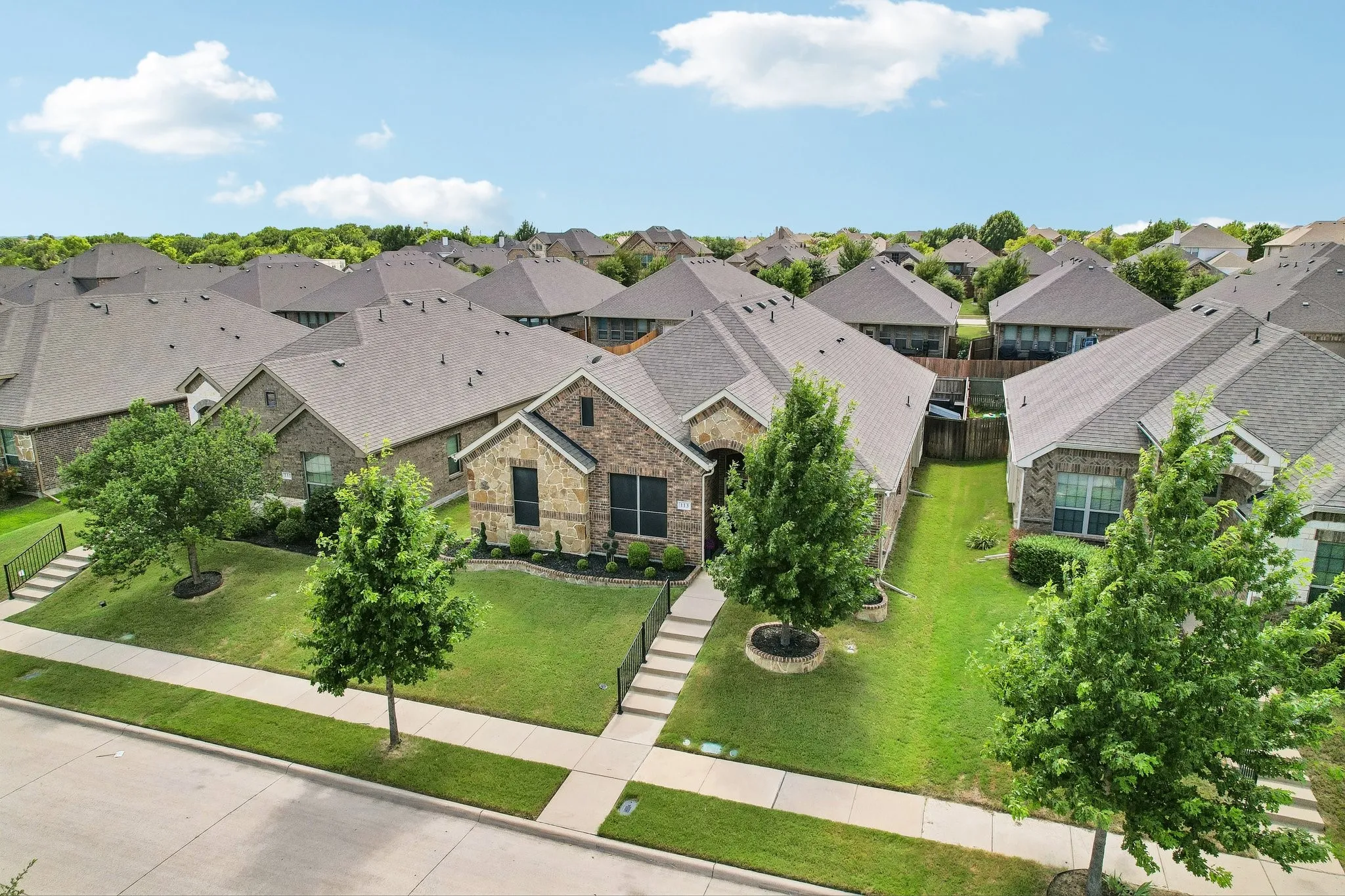 Single Family Residence For Sale in Ellis County , 113 Cool Meadows Lane, Red Oak, Texas 75154, 4 Bedroom, 2 Bathroom, 2 Garage spaces, 2,220 Sqft, built in 2019, mls#21325120, Real Estate Agent in Red Oak, Homes For Sale in Ellis county, Homes For Sale in Red Oak, Realtor in Red Oak Texas, Real Estate Brokerage Independent Realty Texas, Luminita Cordes Realtor