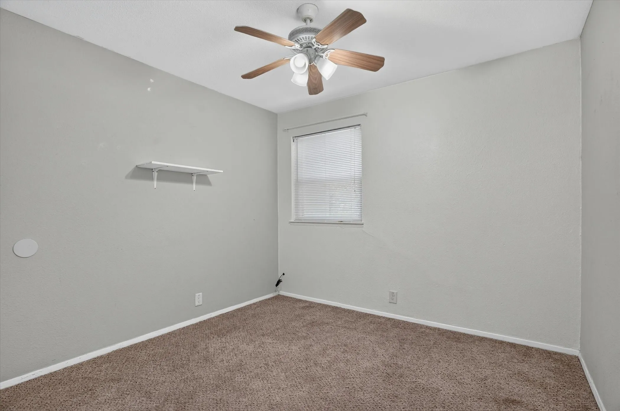 Single Family Residence For Sale in Parker County , 186 Garnet Road, Springtown, Texas 76082, 3 Bedroom, 1 Bathroom, 1 Garage spaces, 932 Sqft, built in 0, mls#21326472, Real Estate Agent in Springtown, Homes For Sale in Parker county, Homes For Sale in Springtown, Realtor in Springtown Texas, Real Estate Brokerage Independent Realty Texas, Luminita Cordes Realtor