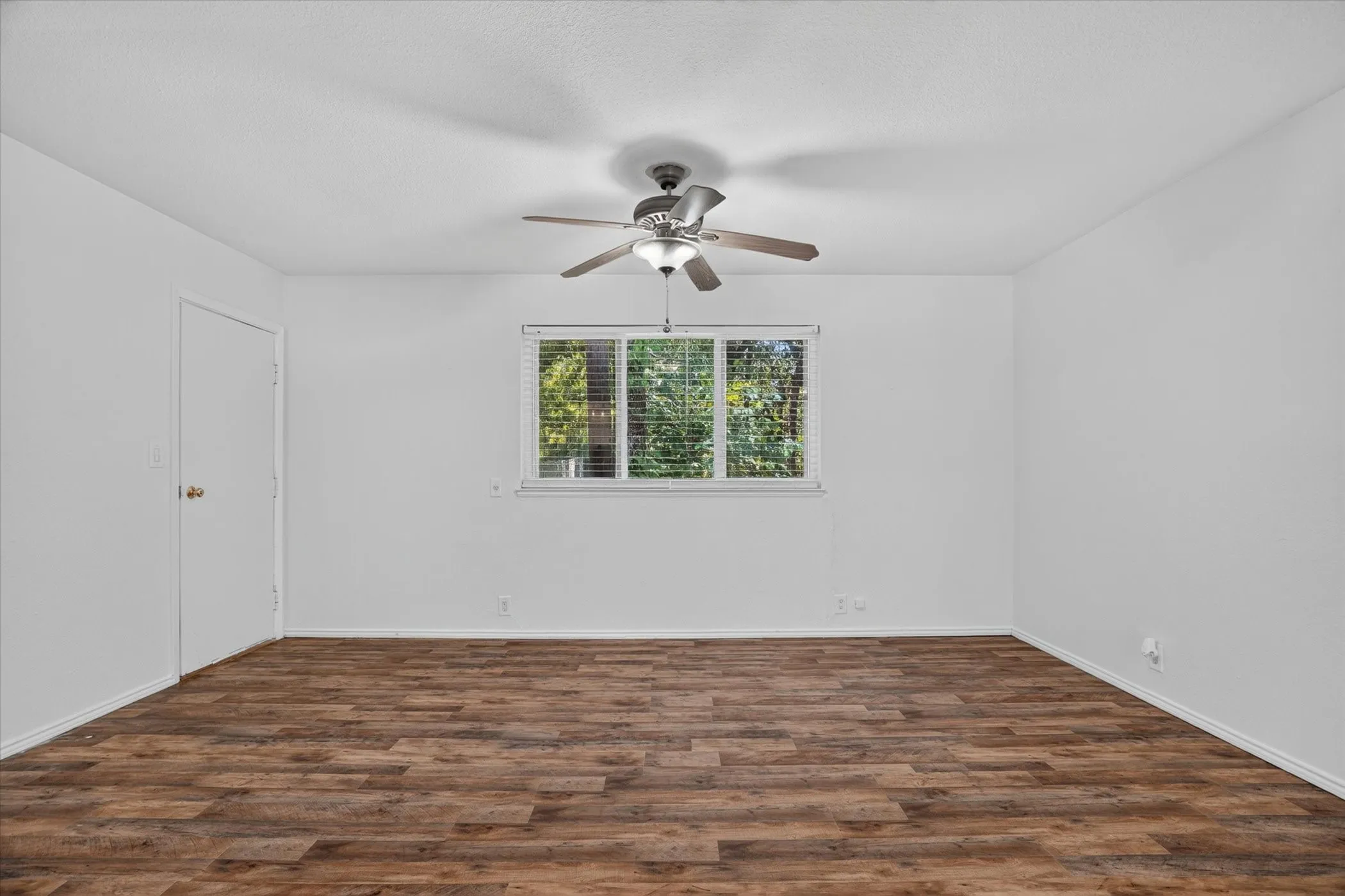 Single Family Residence For Sale in Parker County , 186 Garnet Road, Springtown, Texas 76082, 3 Bedroom, 1 Bathroom, 1 Garage spaces, 932 Sqft, built in 0, mls#21326472, Real Estate Agent in Springtown, Homes For Sale in Parker county, Homes For Sale in Springtown, Realtor in Springtown Texas, Real Estate Brokerage Independent Realty Texas, Luminita Cordes Realtor