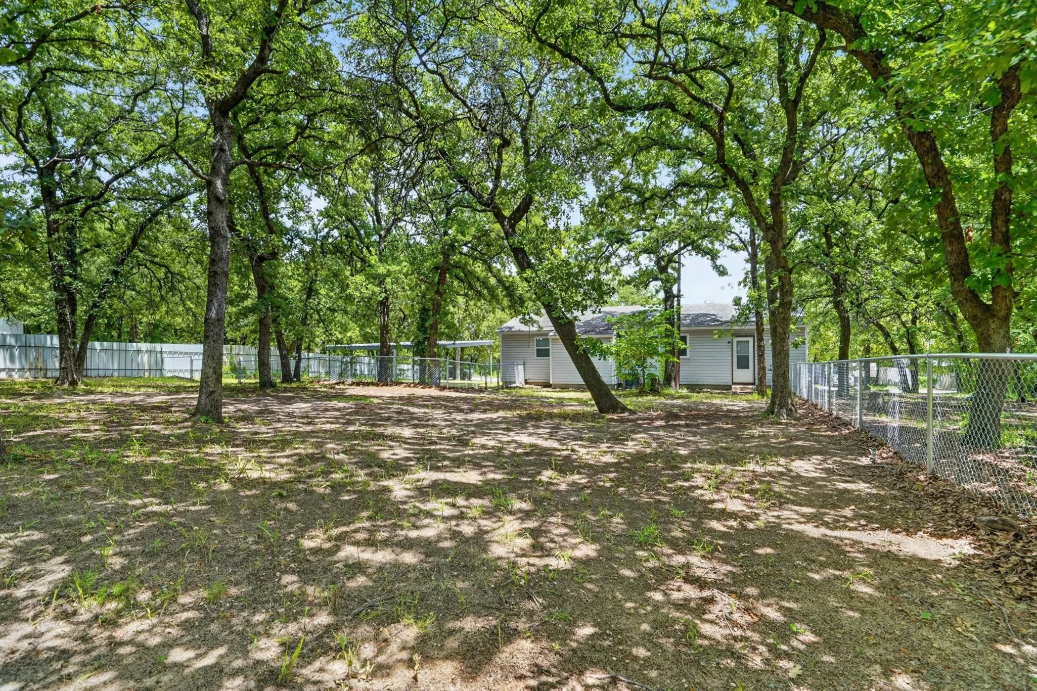 Single Family Residence For Sale in Parker County , 186 Garnet Road, Springtown, Texas 76082, 3 Bedroom, 1 Bathroom, 1 Garage spaces, 932 Sqft, built in 0, mls#21326472, Real Estate Agent in Springtown, Homes For Sale in Parker county, Homes For Sale in Springtown, Realtor in Springtown Texas, Real Estate Brokerage Independent Realty Texas, Luminita Cordes Realtor