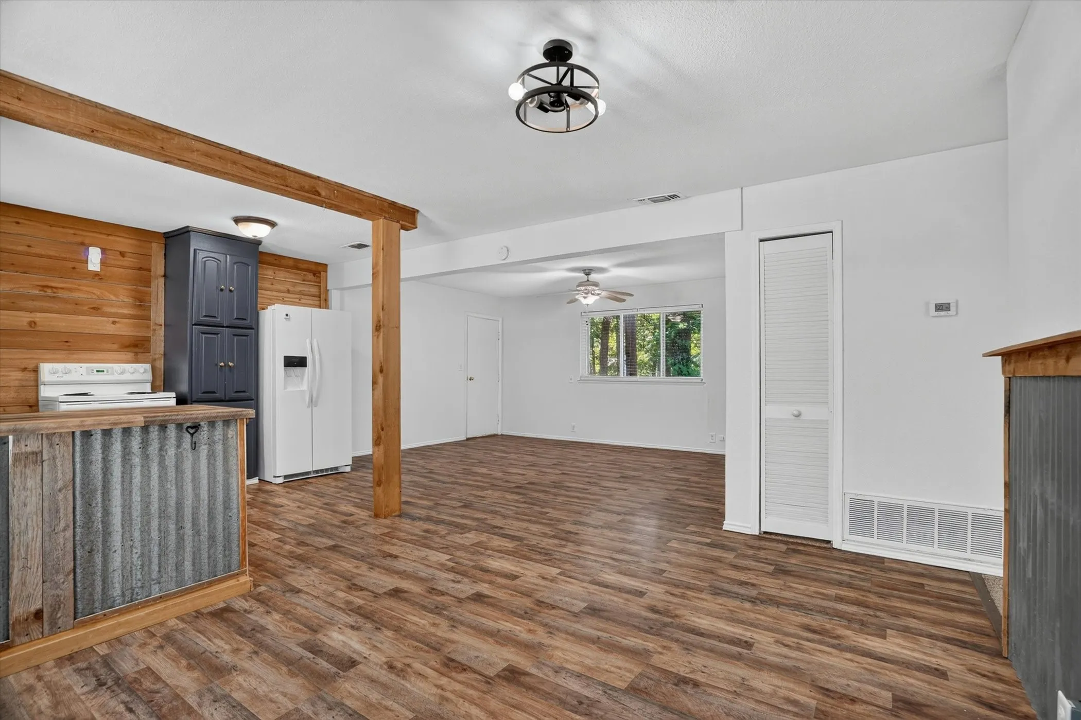 Single Family Residence For Sale in Parker County , 186 Garnet Road, Springtown, Texas 76082, 3 Bedroom, 1 Bathroom, 1 Garage spaces, 932 Sqft, built in 0, mls#21326472, Real Estate Agent in Springtown, Homes For Sale in Parker county, Homes For Sale in Springtown, Realtor in Springtown Texas, Real Estate Brokerage Independent Realty Texas, Luminita Cordes Realtor