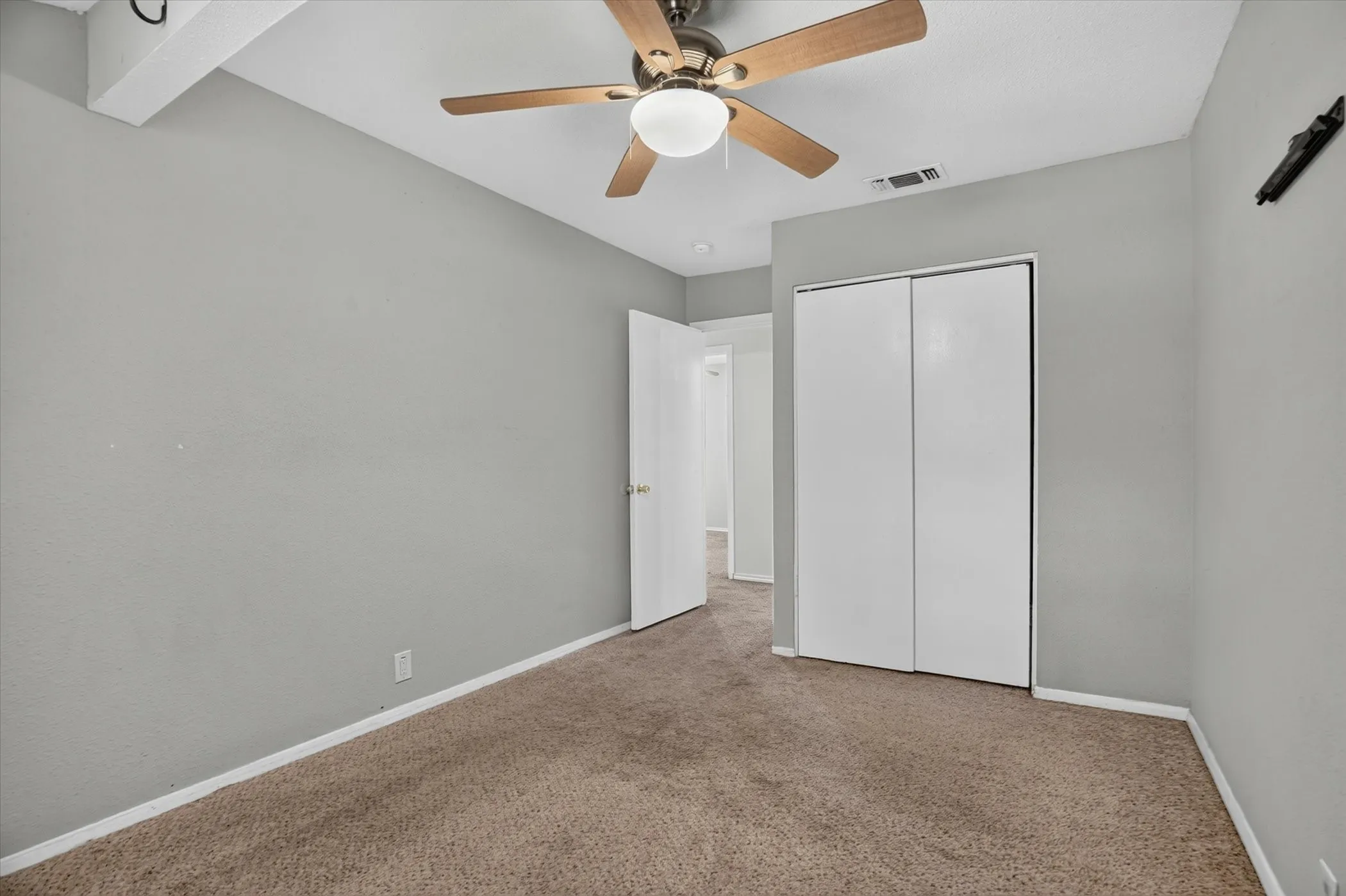 Single Family Residence For Sale in Parker County , 186 Garnet Road, Springtown, Texas 76082, 3 Bedroom, 1 Bathroom, 1 Garage spaces, 932 Sqft, built in 0, mls#21326472, Real Estate Agent in Springtown, Homes For Sale in Parker county, Homes For Sale in Springtown, Realtor in Springtown Texas, Real Estate Brokerage Independent Realty Texas, Luminita Cordes Realtor
