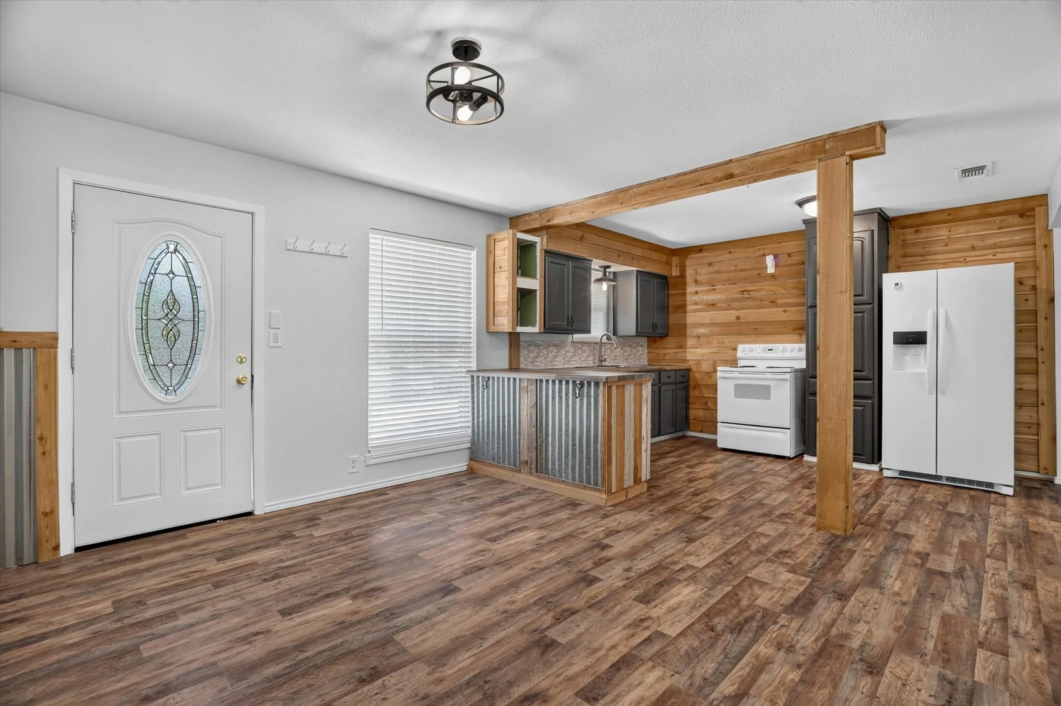 Single Family Residence For Sale in Parker County , 186 Garnet Road, Springtown, Texas 76082, 3 Bedroom, 1 Bathroom, 1 Garage spaces, 932 Sqft, built in 0, mls#21326472, Real Estate Agent in Springtown, Homes For Sale in Parker county, Homes For Sale in Springtown, Realtor in Springtown Texas, Real Estate Brokerage Independent Realty Texas, Luminita Cordes Realtor