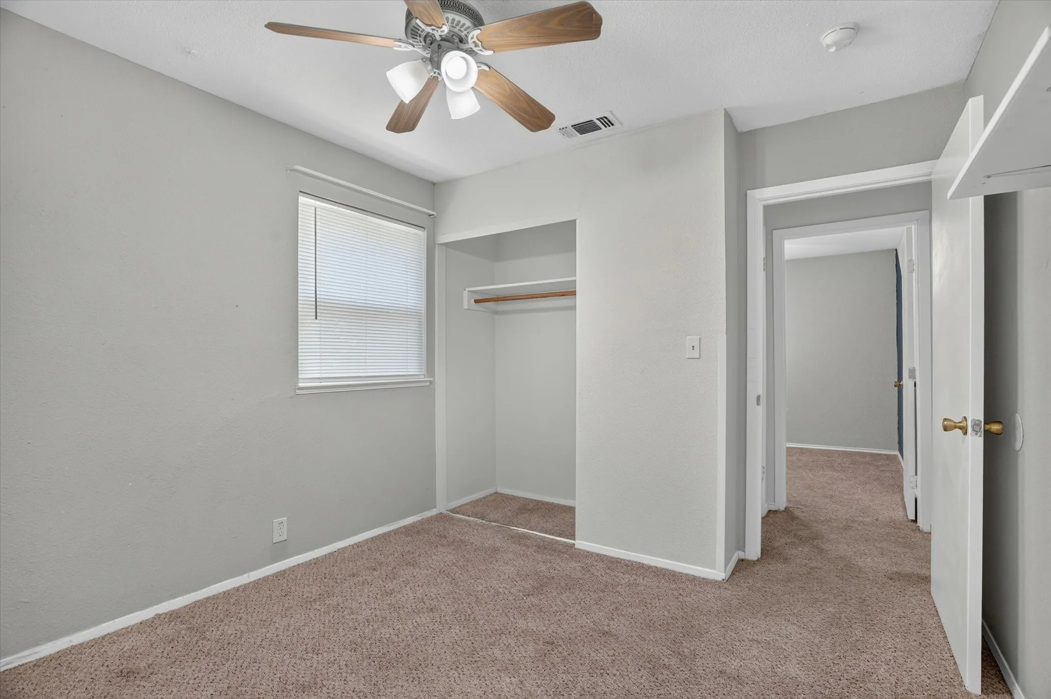 Single Family Residence For Sale in Parker County , 186 Garnet Road, Springtown, Texas 76082, 3 Bedroom, 1 Bathroom, 1 Garage spaces, 932 Sqft, built in 0, mls#21326472, Real Estate Agent in Springtown, Homes For Sale in Parker county, Homes For Sale in Springtown, Realtor in Springtown Texas, Real Estate Brokerage Independent Realty Texas, Luminita Cordes Realtor