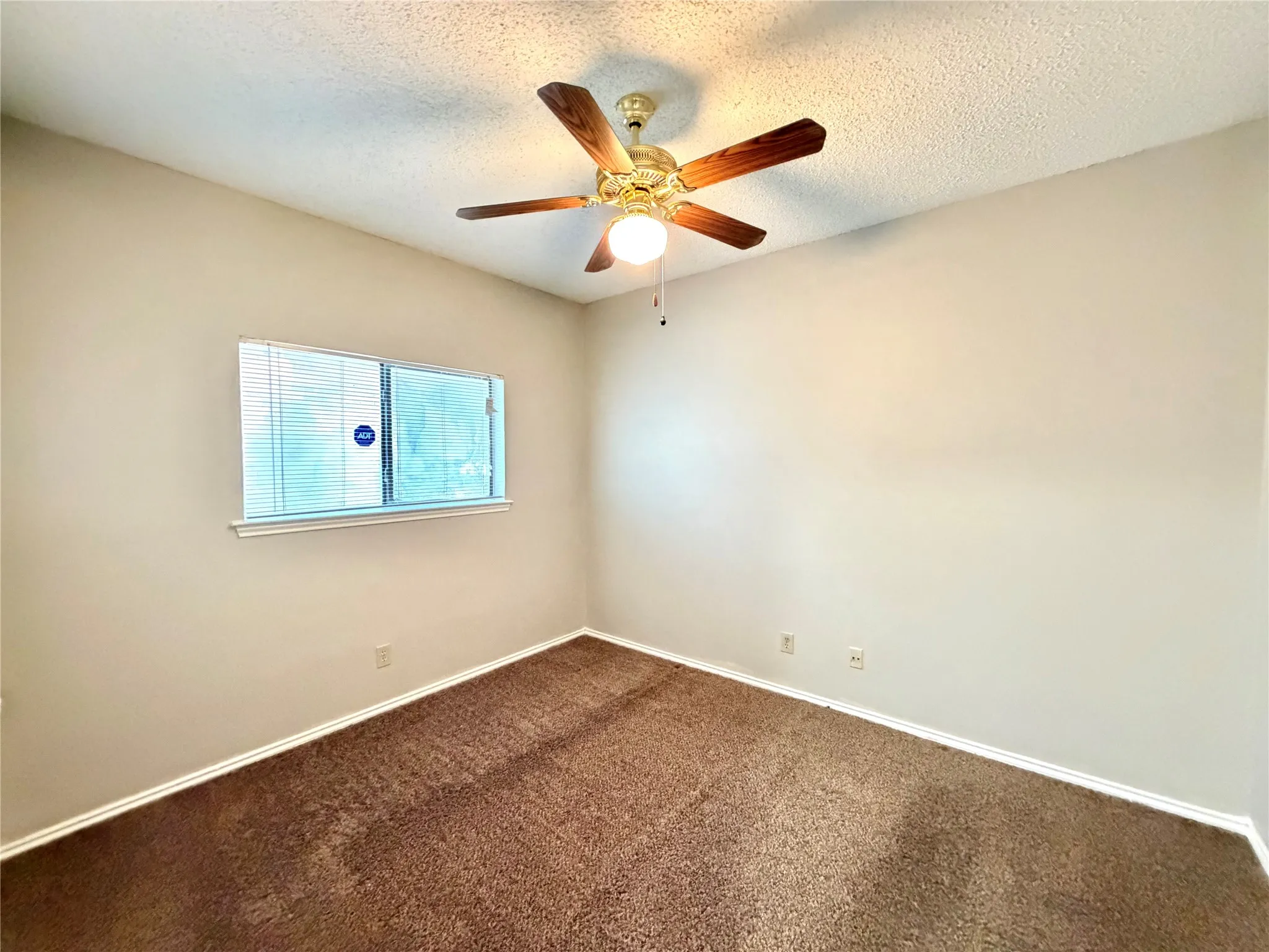 Duplex For Rent in Dallas County , 13220 Fall Manor Drive, Dallas, Texas 75243, 3 Bedroom, 2 Bathroom, 2 Garage spaces, 1,737 Sqft, built in 1984, mls#21326885, Real Estate Agent in Dallas, Homes For Rent in Dallas county, Homes For Rent in Dallas, Realtor in Dallas Texas, Real Estate Brokerage Independent Realty Texas, Luminita Cordes Realtor