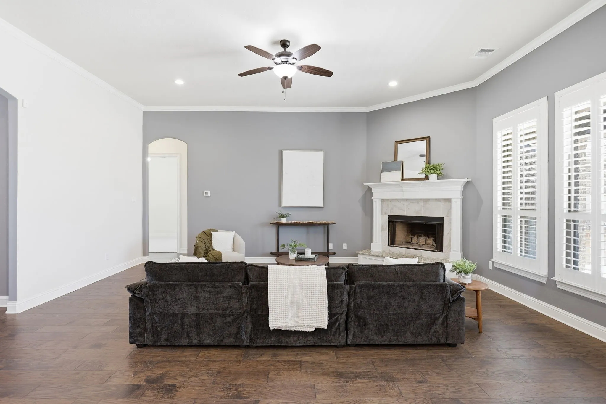 Single Family Residence For Sale in Ellis County , 8260 Faithful Drive, Waxahachie, Texas 75167, 4 Bedroom, 4 Bathroom, 6 Garage spaces, 3,096 Sqft, built in 2019, mls#21321774, Real Estate Agent in Waxahachie, Homes For Sale in Ellis county, Homes For Sale in Waxahachie, Realtor in Waxahachie Texas, Real Estate Brokerage Independent Realty Texas, Luminita Cordes Realtor