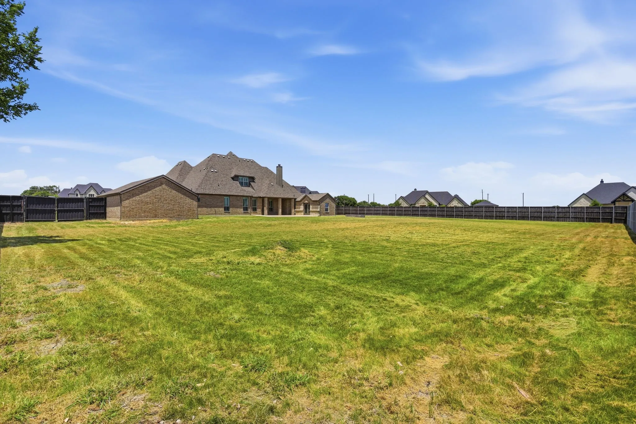 Single Family Residence For Sale in Ellis County , 8260 Faithful Drive, Waxahachie, Texas 75167, 4 Bedroom, 4 Bathroom, 6 Garage spaces, 3,096 Sqft, built in 2019, mls#21321774, Real Estate Agent in Waxahachie, Homes For Sale in Ellis county, Homes For Sale in Waxahachie, Realtor in Waxahachie Texas, Real Estate Brokerage Independent Realty Texas, Luminita Cordes Realtor