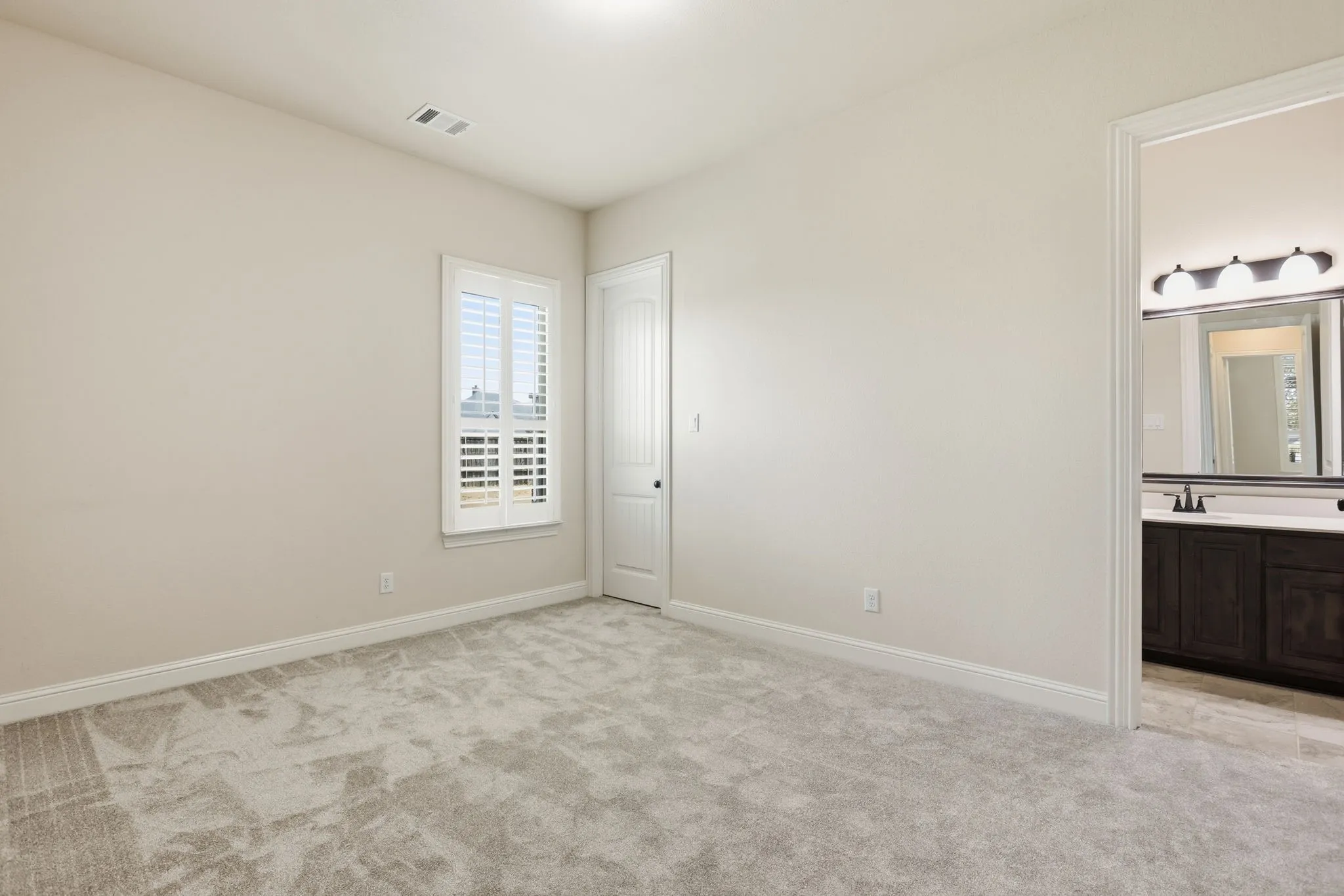 bedroom 4 with full bathroom