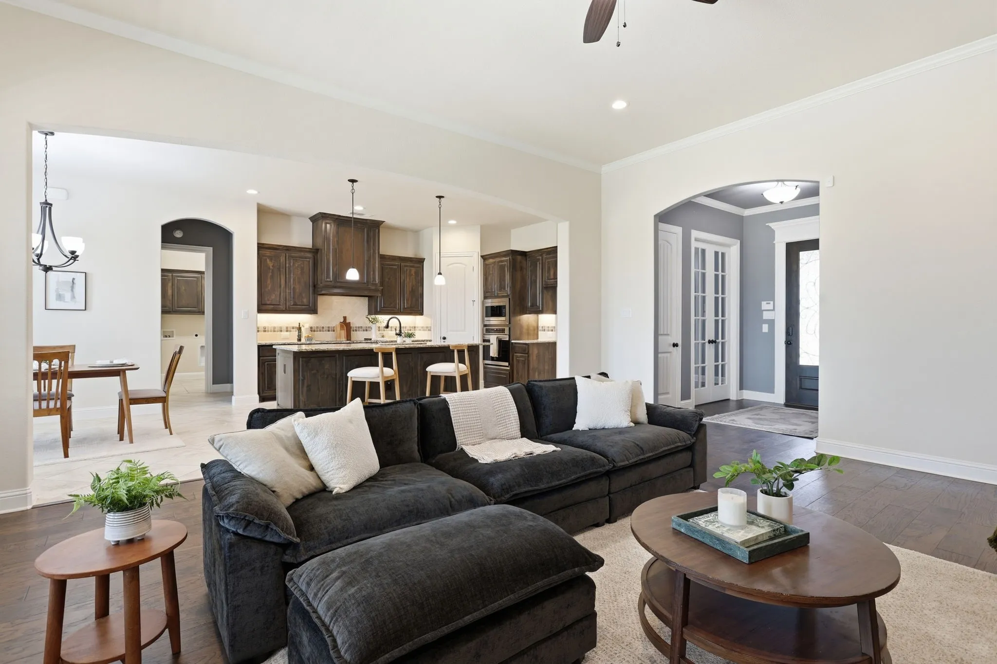Single Family Residence For Sale in Ellis County , 8260 Faithful Drive, Waxahachie, Texas 75167, 4 Bedroom, 4 Bathroom, 6 Garage spaces, 3,096 Sqft, built in 2019, mls#21321774, Real Estate Agent in Waxahachie, Homes For Sale in Ellis county, Homes For Sale in Waxahachie, Realtor in Waxahachie Texas, Real Estate Brokerage Independent Realty Texas, Luminita Cordes Realtor