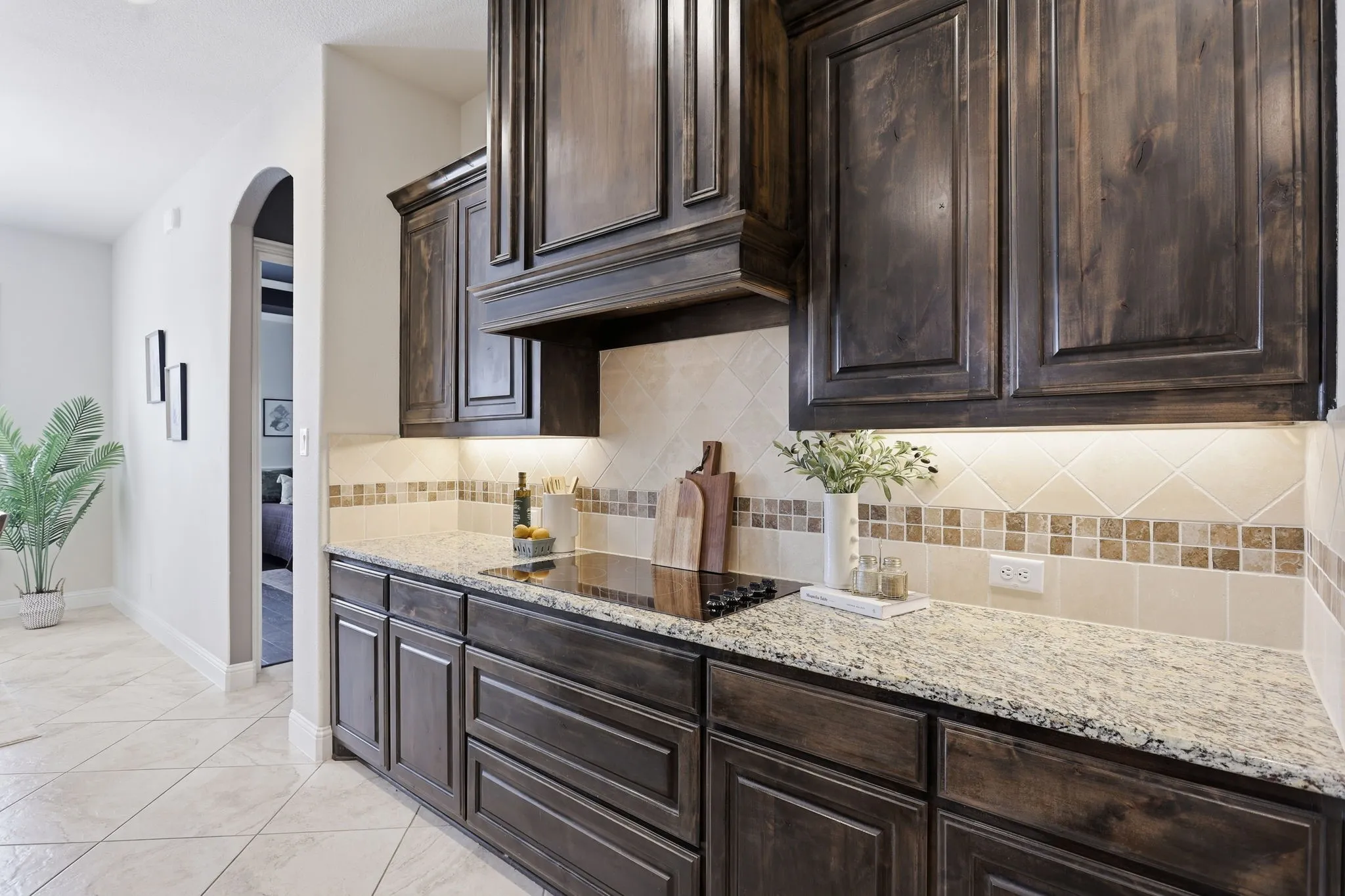 Single Family Residence For Sale in Ellis County , 8260 Faithful Drive, Waxahachie, Texas 75167, 4 Bedroom, 4 Bathroom, 6 Garage spaces, 3,096 Sqft, built in 2019, mls#21321774, Real Estate Agent in Waxahachie, Homes For Sale in Ellis county, Homes For Sale in Waxahachie, Realtor in Waxahachie Texas, Real Estate Brokerage Independent Realty Texas, Luminita Cordes Realtor
