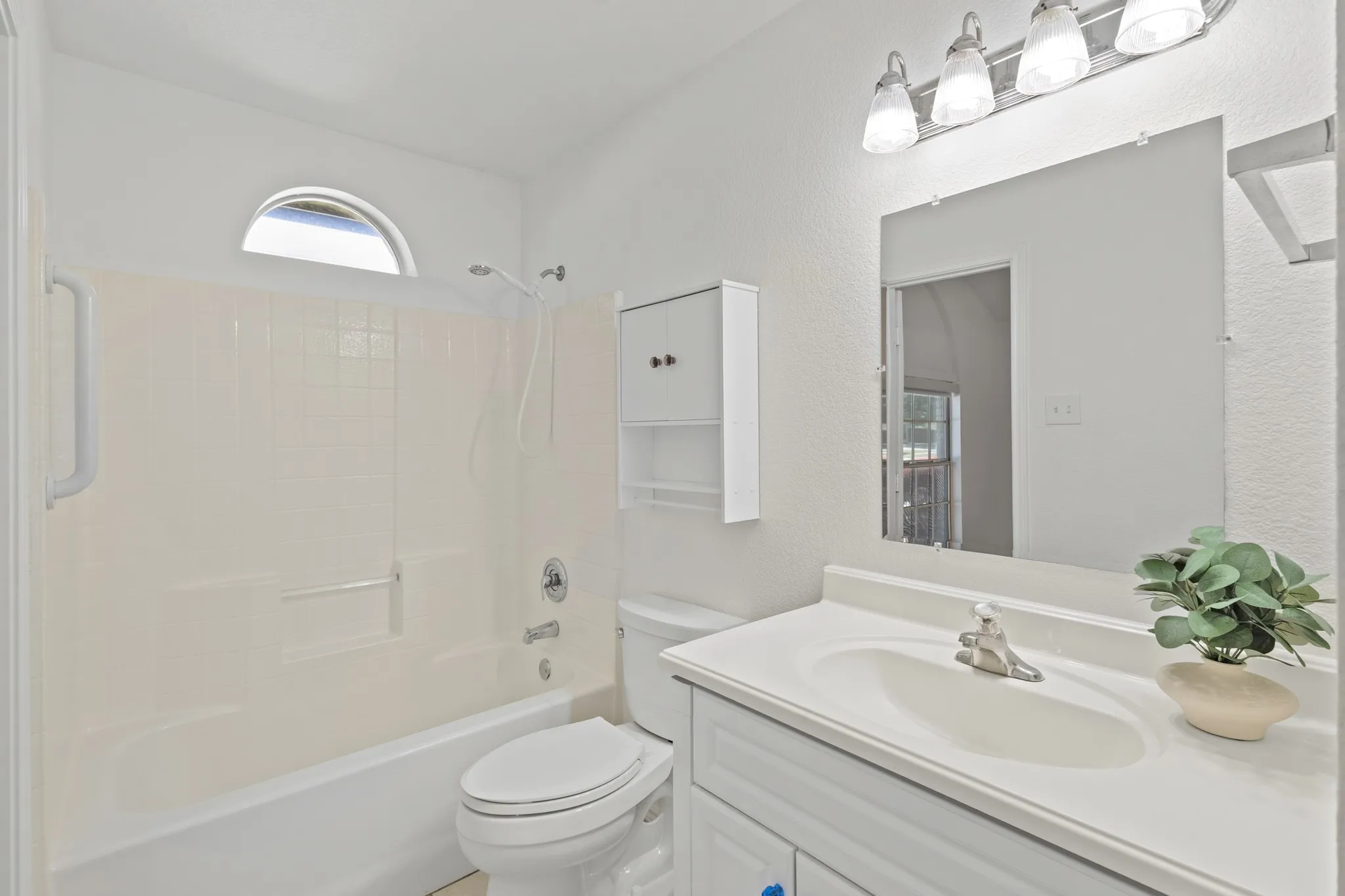 Single Family Residence For Rent in Denton County , 1011 Waterview Drive, Little Elm, Texas 75068, 3 Bedroom, 2 Bathroom, 2 Garage spaces, 1,245 Sqft, built in 1999, mls#21326897, Real Estate Agent in Little Elm, Homes For Rent in Denton county, Homes For Rent in Little Elm, Realtor in Little Elm Texas, Real Estate Brokerage Independent Realty Texas, Luminita Cordes Realtor