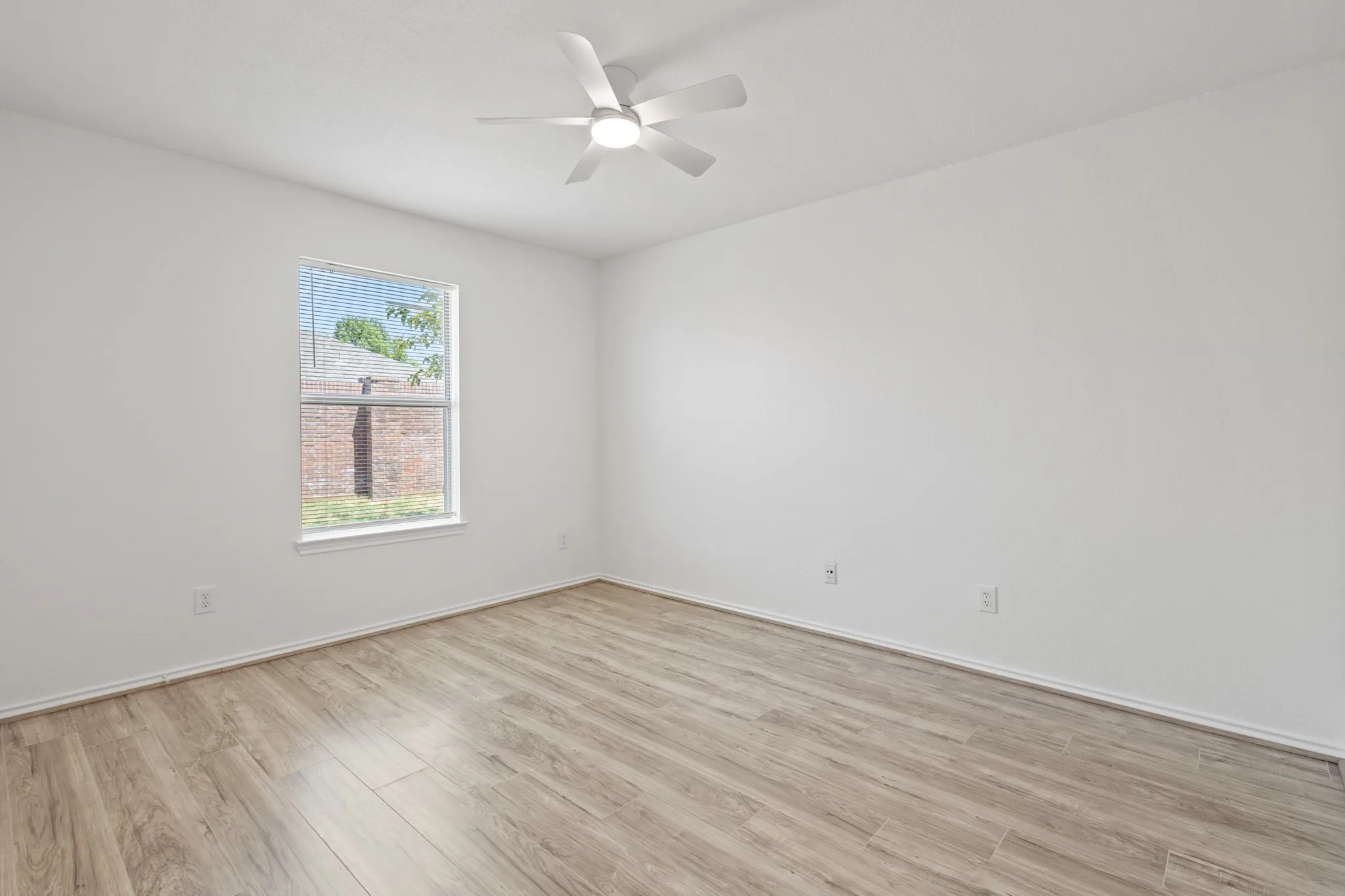 Single Family Residence For Rent in Denton County , 1011 Waterview Drive, Little Elm, Texas 75068, 3 Bedroom, 2 Bathroom, 2 Garage spaces, 1,245 Sqft, built in 1999, mls#21326897, Real Estate Agent in Little Elm, Homes For Rent in Denton county, Homes For Rent in Little Elm, Realtor in Little Elm Texas, Real Estate Brokerage Independent Realty Texas, Luminita Cordes Realtor