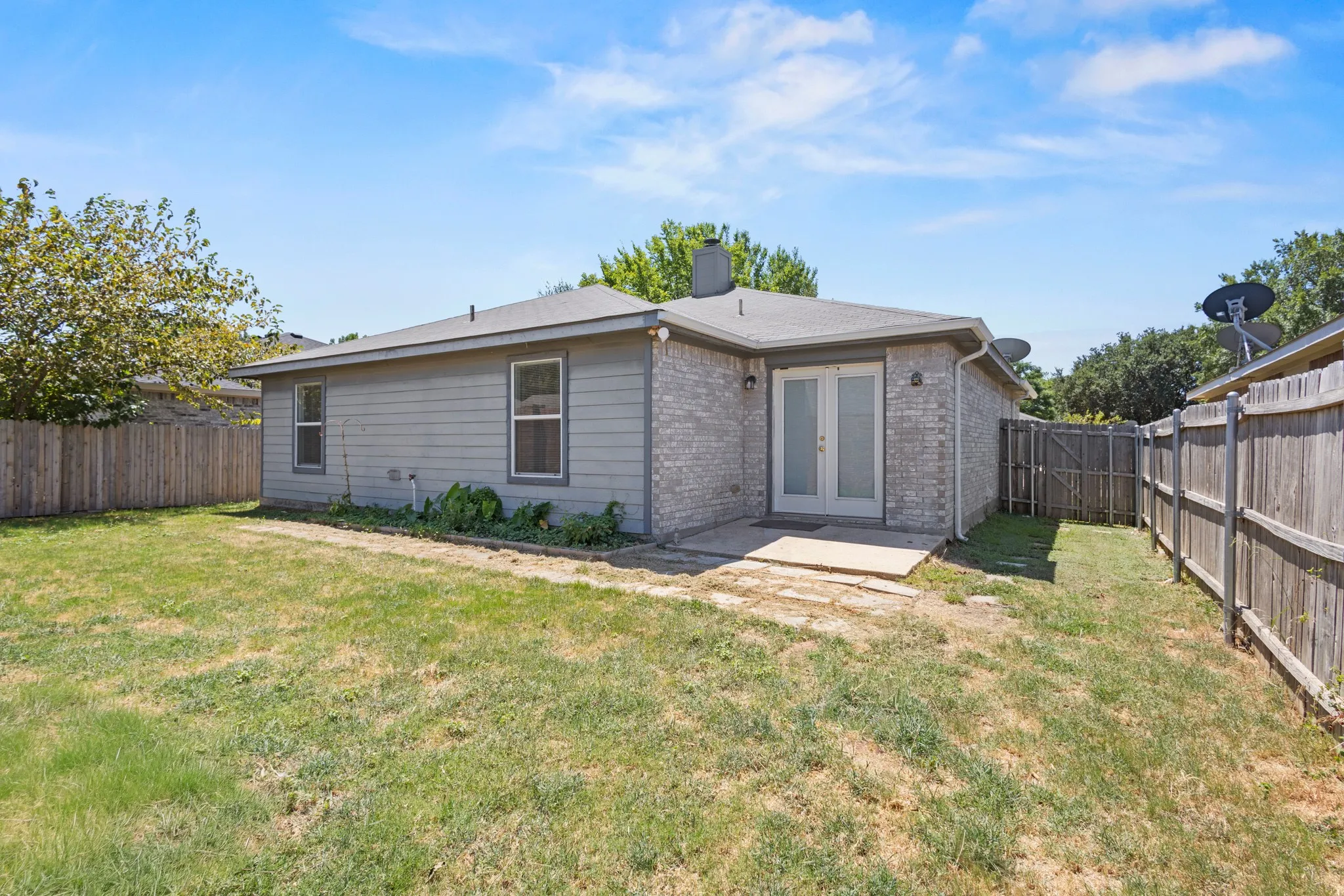 Single Family Residence For Rent in Denton County , 1011 Waterview Drive, Little Elm, Texas 75068, 3 Bedroom, 2 Bathroom, 2 Garage spaces, 1,245 Sqft, built in 1999, mls#21326897, Real Estate Agent in Little Elm, Homes For Rent in Denton county, Homes For Rent in Little Elm, Realtor in Little Elm Texas, Real Estate Brokerage Independent Realty Texas, Luminita Cordes Realtor