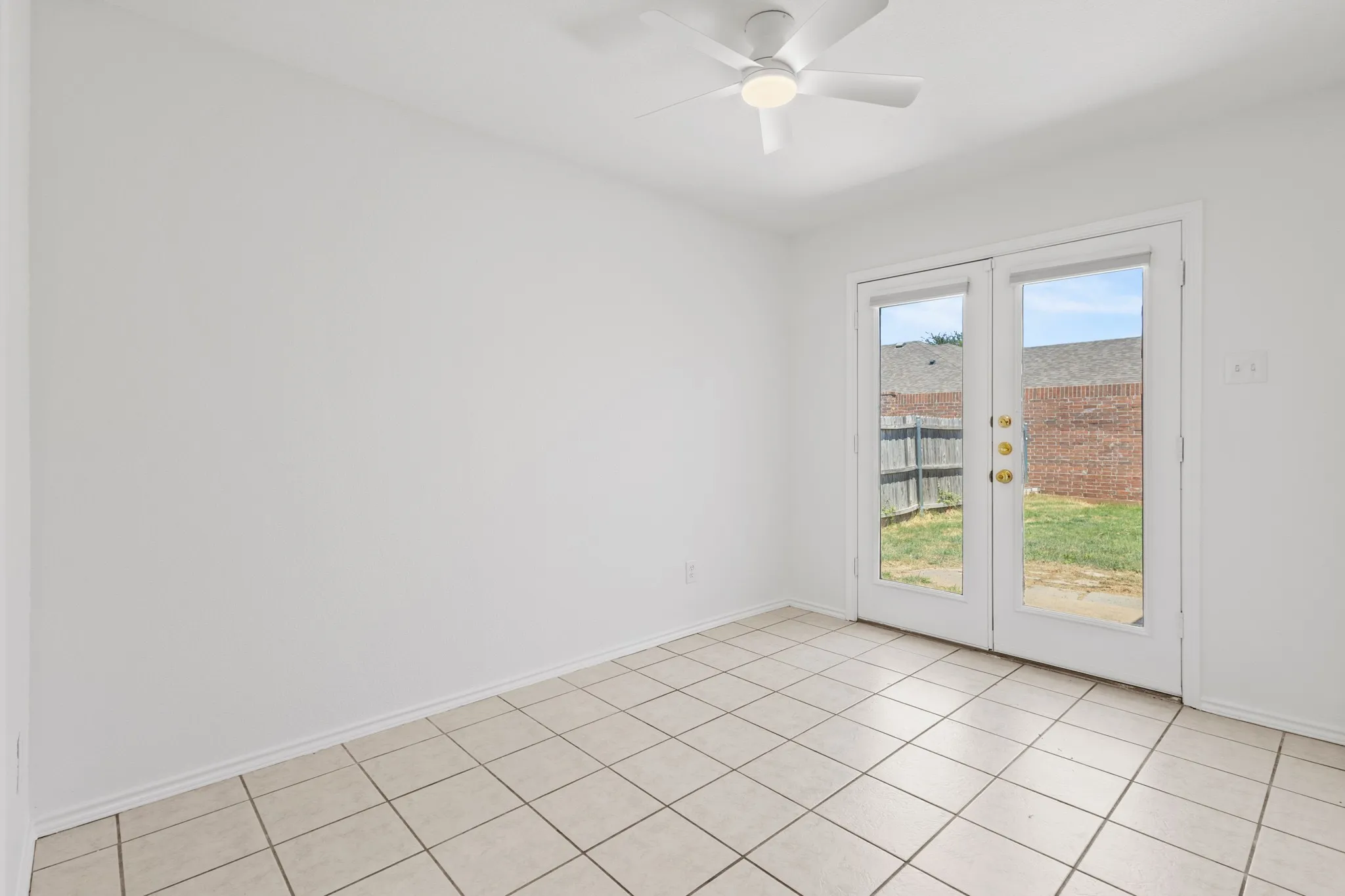 Single Family Residence For Rent in Denton County , 1011 Waterview Drive, Little Elm, Texas 75068, 3 Bedroom, 2 Bathroom, 2 Garage spaces, 1,245 Sqft, built in 1999, mls#21326897, Real Estate Agent in Little Elm, Homes For Rent in Denton county, Homes For Rent in Little Elm, Realtor in Little Elm Texas, Real Estate Brokerage Independent Realty Texas, Luminita Cordes Realtor