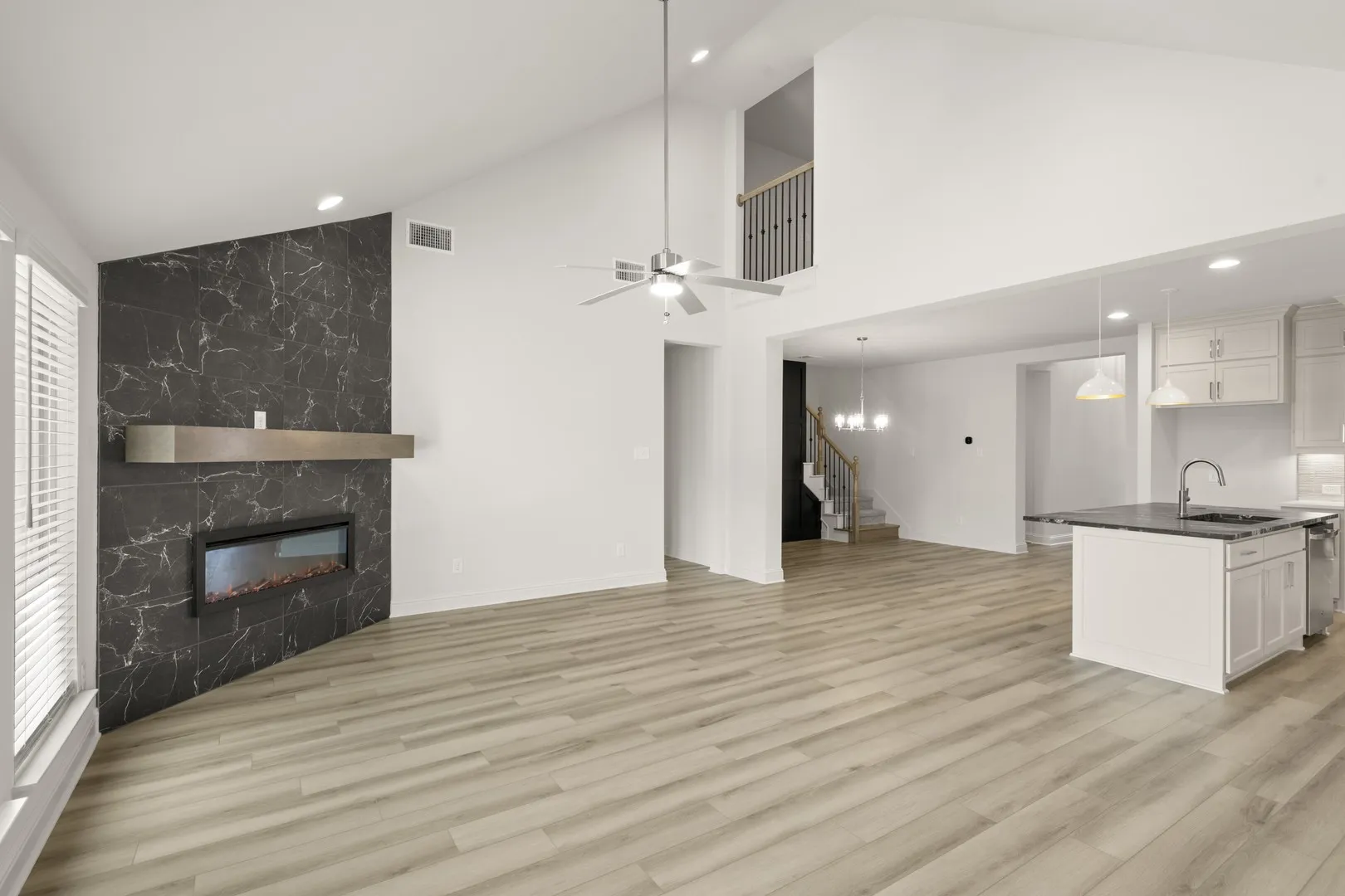 4638 Sweeprange- Living Room-2