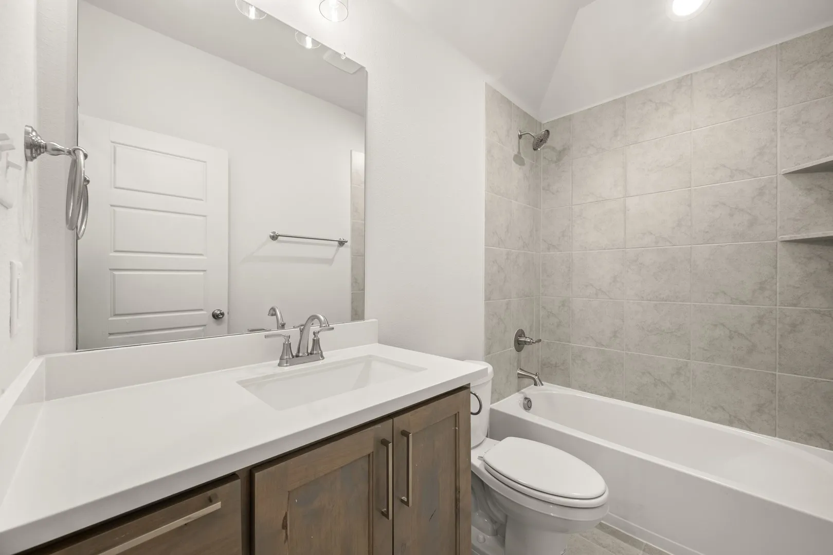 4638 Sweeprange- Bathroom-2