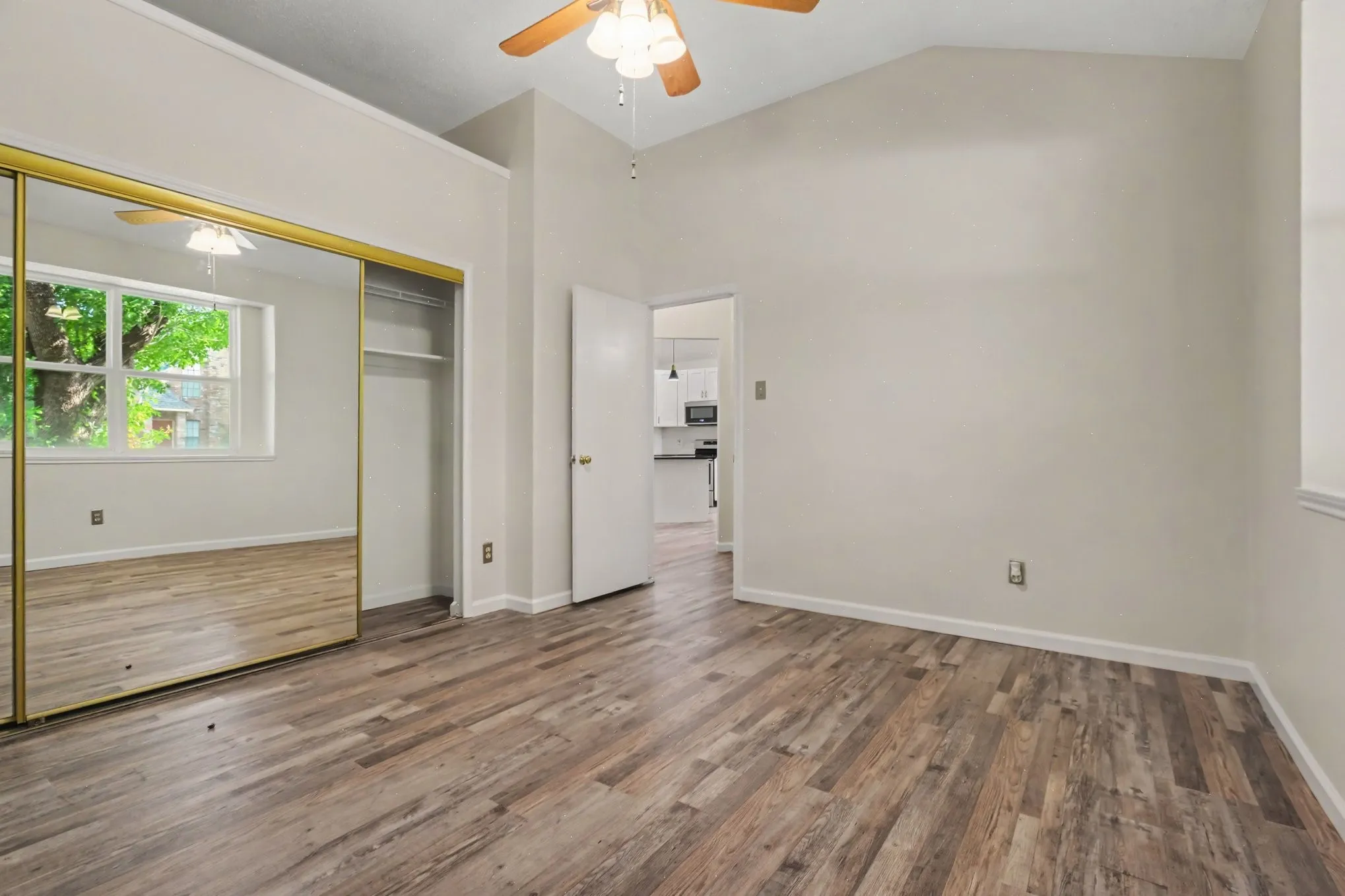 Single Family Residence For Sale in Denton County , 4337 Harvest Hill Road, Carrollton, Texas 75010, 2 Bedroom, 2 Bathroom, 2 Garage spaces, 1,215 Sqft, built in 1985, mls#21326573, Real Estate Agent in Carrollton, Homes For Sale in Denton county, Homes For Sale in Carrollton, Realtor in Carrollton Texas, Real Estate Brokerage Independent Realty Texas, Luminita Cordes Realtor
