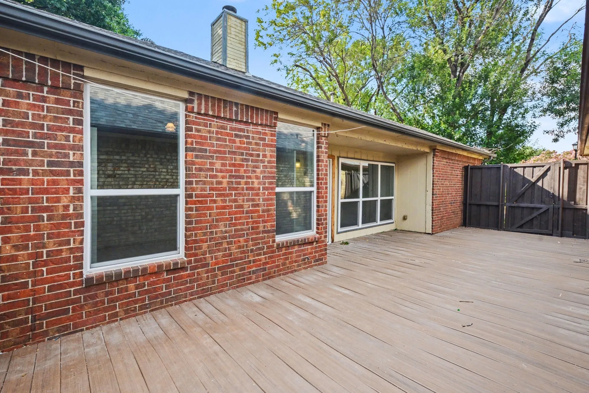 Single Family Residence For Sale in Denton County , 4337 Harvest Hill Road, Carrollton, Texas 75010, 2 Bedroom, 2 Bathroom, 2 Garage spaces, 1,215 Sqft, built in 1985, mls#21326573, Real Estate Agent in Carrollton, Homes For Sale in Denton county, Homes For Sale in Carrollton, Realtor in Carrollton Texas, Real Estate Brokerage Independent Realty Texas, Luminita Cordes Realtor