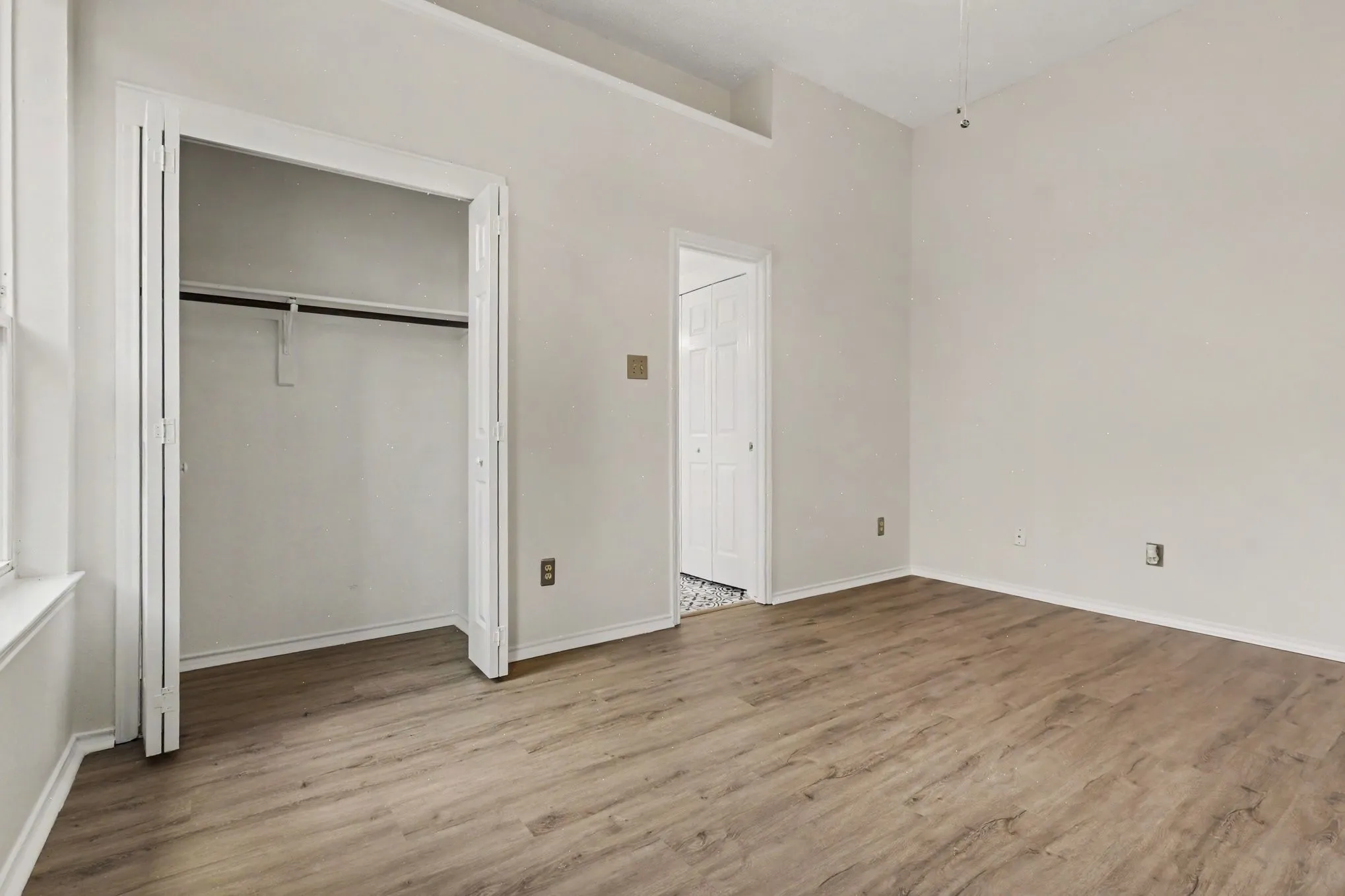 Single Family Residence For Sale in Denton County , 4337 Harvest Hill Road, Carrollton, Texas 75010, 2 Bedroom, 2 Bathroom, 2 Garage spaces, 1,215 Sqft, built in 1985, mls#21326573, Real Estate Agent in Carrollton, Homes For Sale in Denton county, Homes For Sale in Carrollton, Realtor in Carrollton Texas, Real Estate Brokerage Independent Realty Texas, Luminita Cordes Realtor