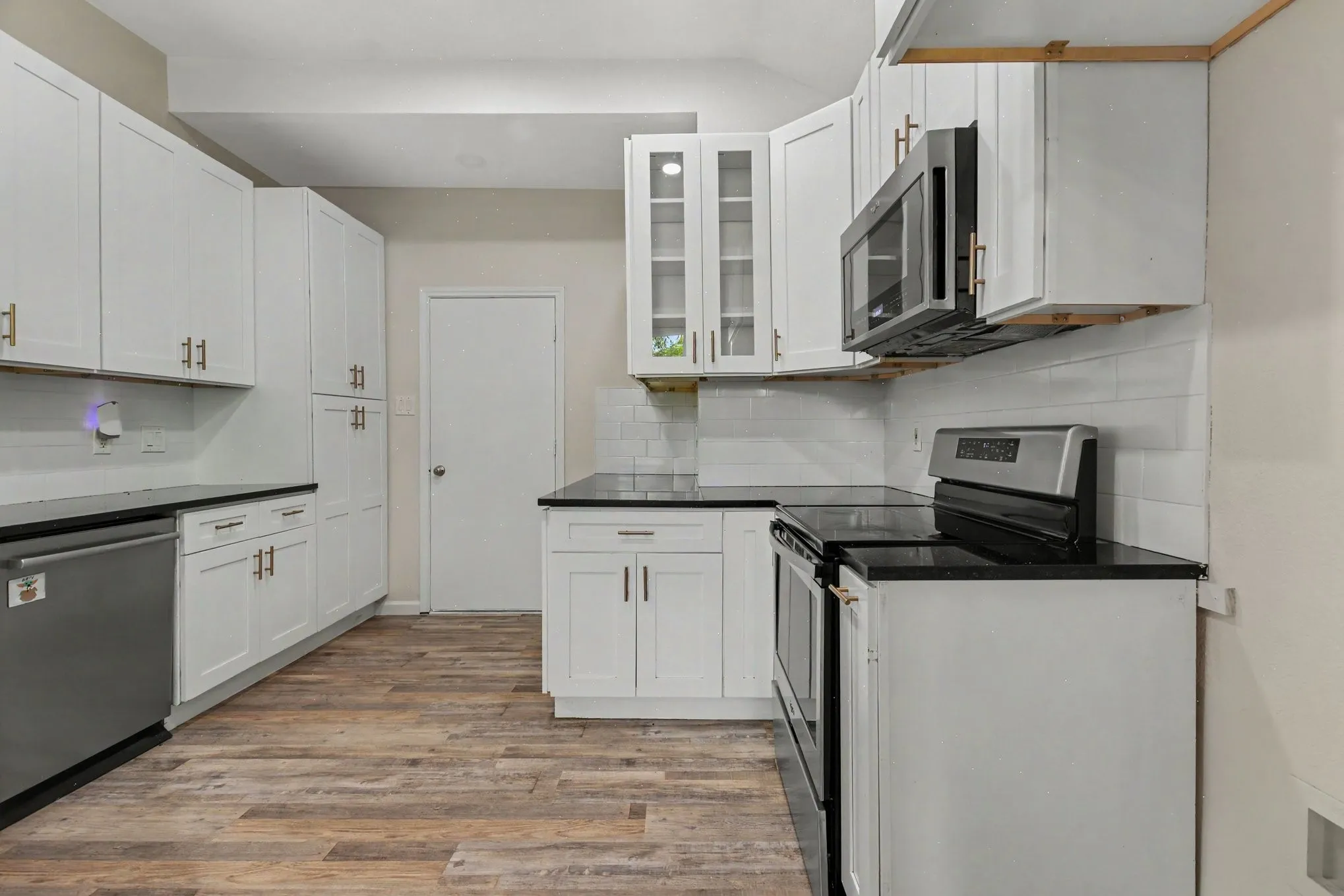 Single Family Residence For Sale in Denton County , 4337 Harvest Hill Road, Carrollton, Texas 75010, 2 Bedroom, 2 Bathroom, 2 Garage spaces, 1,215 Sqft, built in 1985, mls#21326573, Real Estate Agent in Carrollton, Homes For Sale in Denton county, Homes For Sale in Carrollton, Realtor in Carrollton Texas, Real Estate Brokerage Independent Realty Texas, Luminita Cordes Realtor
