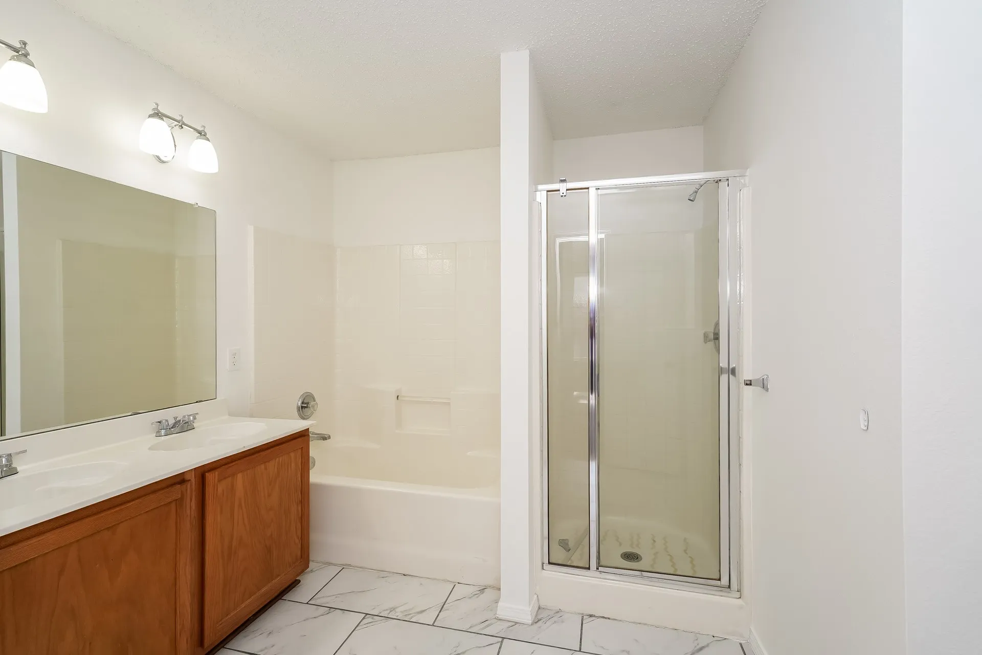 Single Family Residence For Sale in Tarrant County , 8717 Hunters Creek Drive, Fort Worth, Texas 76123, 4 Bedroom, 2 Bathroom, 2 Garage spaces, 2,085 Sqft, built in 2001, mls#21326903, Real Estate Agent in Fort Worth, Homes For Sale in Tarrant county, Homes For Sale in Fort Worth, Realtor in Fort Worth Texas, Real Estate Brokerage Independent Realty Texas, Luminita Cordes Realtor