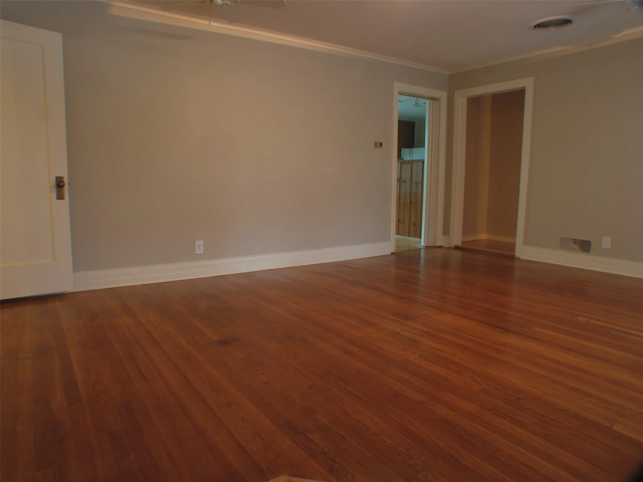 Single Family Residence For Rent in Denton County , 409 Jagoe Street, Denton, Texas 76201, 3 Bedrooms, 2 Bathrooms, Garage spaces, 1,328 Sqft, built in 1947, Price $1,895, mls#21326644, Real Estate Agent in Denton, Homes For Rent in Denton county, Homes For Rent in Denton, Realtor in Denton Texas, Real Estate Brokerage Independent Realty Texas, Luminita Cordes Realtor