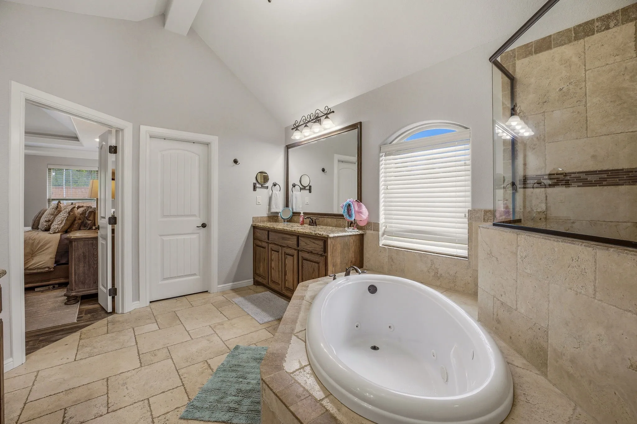 Single Family Residence For Sale in Erath County , 1035 Walking Horse Drive, Stephenville, Texas 76401, 4 Bedroom, 3 Bathroom, 2 Garage spaces, 2,306 Sqft, built in 2014, mls#21326870, Real Estate Agent in Stephenville, Homes For Sale in Erath county, Homes For Sale in Stephenville, Realtor in Stephenville Texas, Real Estate Brokerage Independent Realty Texas, Luminita Cordes Realtor