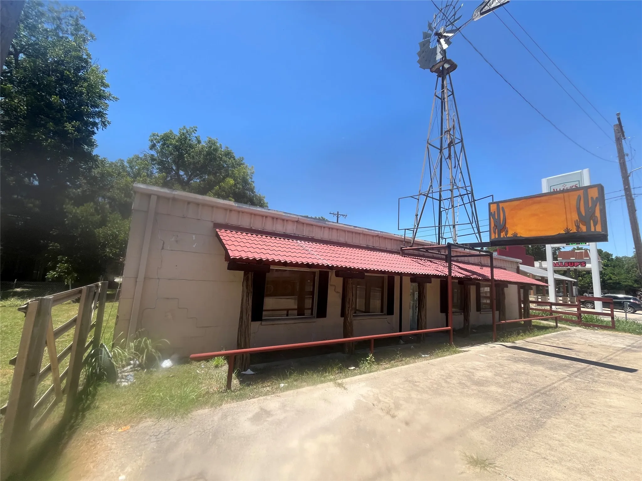 Retail For Sale in Hamilton County , 406 N Second Street, Hico, Texas 76457, 0, 0, Garage spaces, 0 Sqft, built in 1983, mls#21326917, Real Estate Agent in Hico, Homes For Sale in Hamilton county, Homes For Sale in Hico, Realtor in Hico Texas, Real Estate Brokerage Independent Realty Texas, Luminita Cordes Realtor
