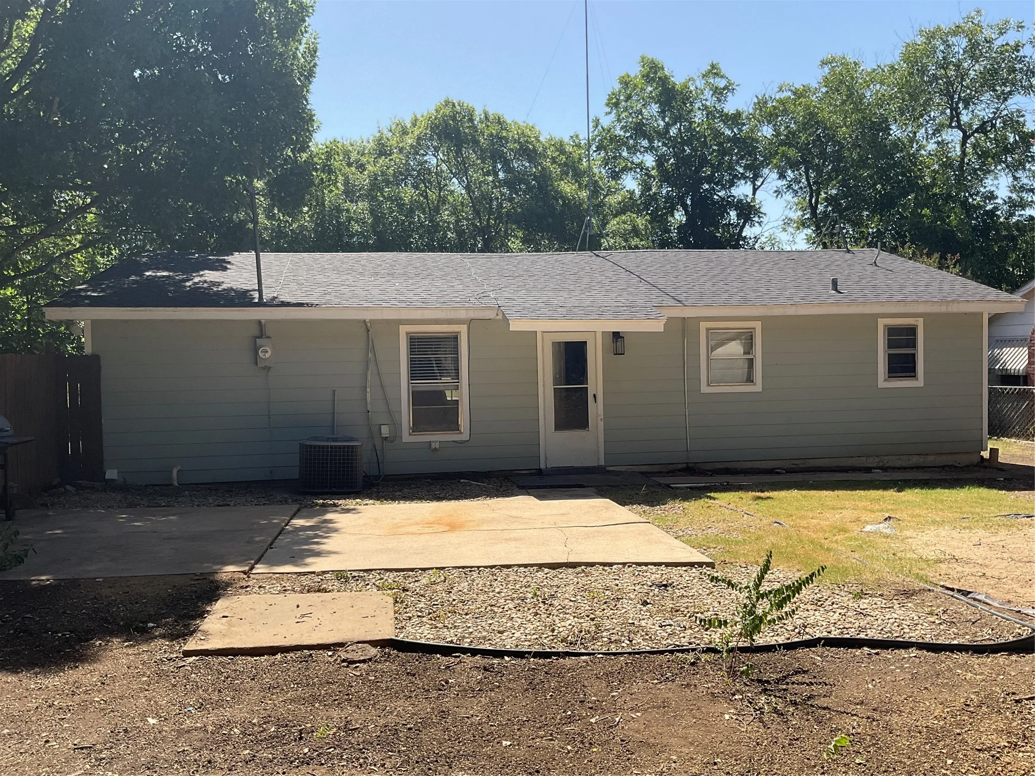 Single Family Residence For Sale in Bosque County , 253 County Road 1743, Clifton, Texas 76634, 2 Bedroom, 2 Bathroom, Garage spaces, 1,230 Sqft, built in 1970, mls#21312521, Real Estate Agent in Clifton, Homes For Sale in Bosque county, Homes For Sale in Clifton, Realtor in Clifton Texas, Real Estate Brokerage Independent Realty Texas, Luminita Cordes Realtor