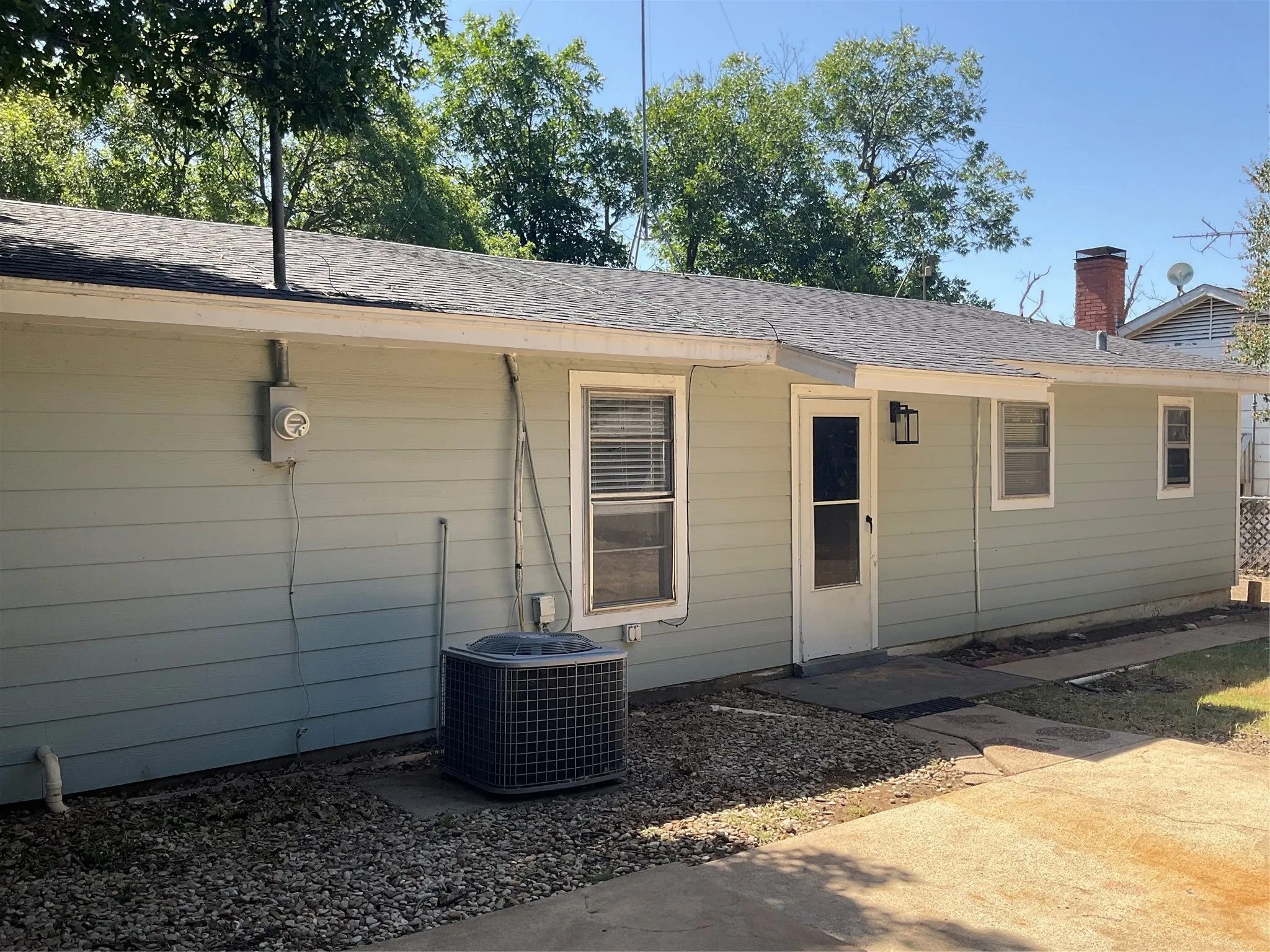 Single Family Residence For Sale in Bosque County , 253 County Road 1743, Clifton, Texas 76634, 2 Bedroom, 2 Bathroom, Garage spaces, 1,230 Sqft, built in 1970, mls#21312521, Real Estate Agent in Clifton, Homes For Sale in Bosque county, Homes For Sale in Clifton, Realtor in Clifton Texas, Real Estate Brokerage Independent Realty Texas, Luminita Cordes Realtor