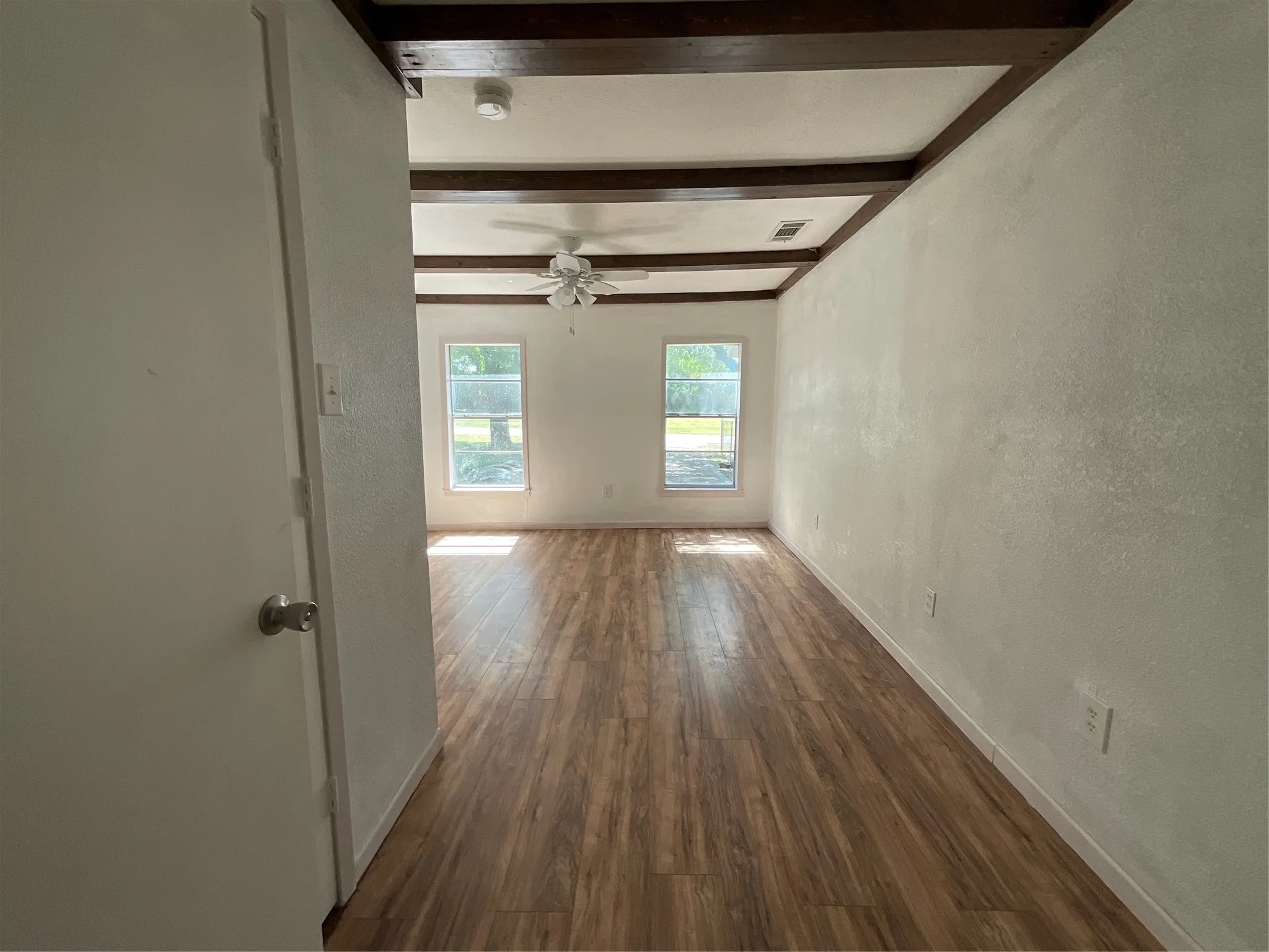 Single Family Residence For Sale in Bosque County , 253 County Road 1743, Clifton, Texas 76634, 2 Bedroom, 2 Bathroom, Garage spaces, 1,230 Sqft, built in 1970, mls#21312521, Real Estate Agent in Clifton, Homes For Sale in Bosque county, Homes For Sale in Clifton, Realtor in Clifton Texas, Real Estate Brokerage Independent Realty Texas, Luminita Cordes Realtor