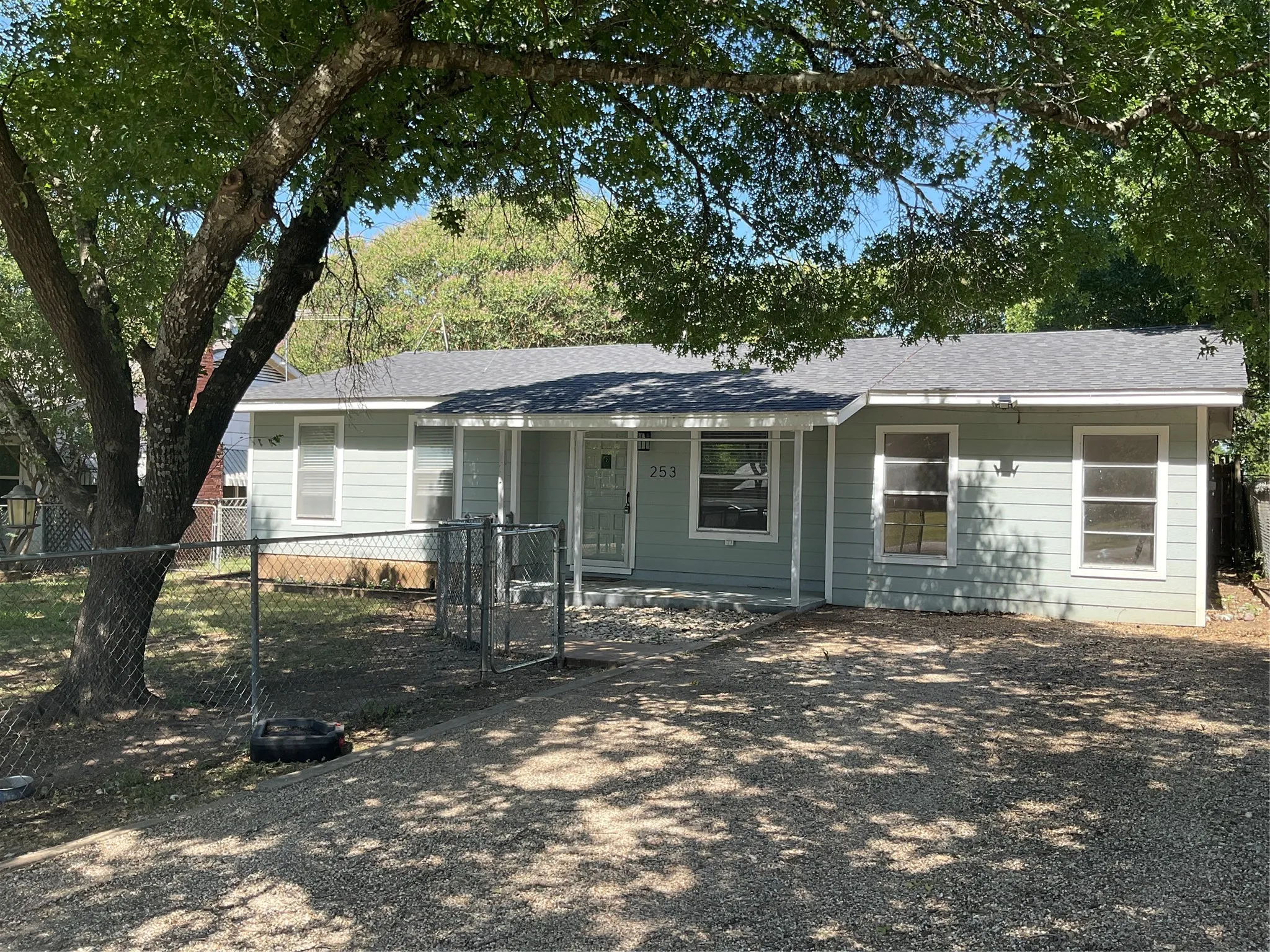 Single Family Residence For Sale in Bosque County , 253 County Road 1743, Clifton, Texas 76634, 2 Bedroom, 2 Bathroom, Garage spaces, 1,230 Sqft, built in 1970, mls#21312521, Real Estate Agent in Clifton, Homes For Sale in Bosque county, Homes For Sale in Clifton, Realtor in Clifton Texas, Real Estate Brokerage Independent Realty Texas, Luminita Cordes Realtor
