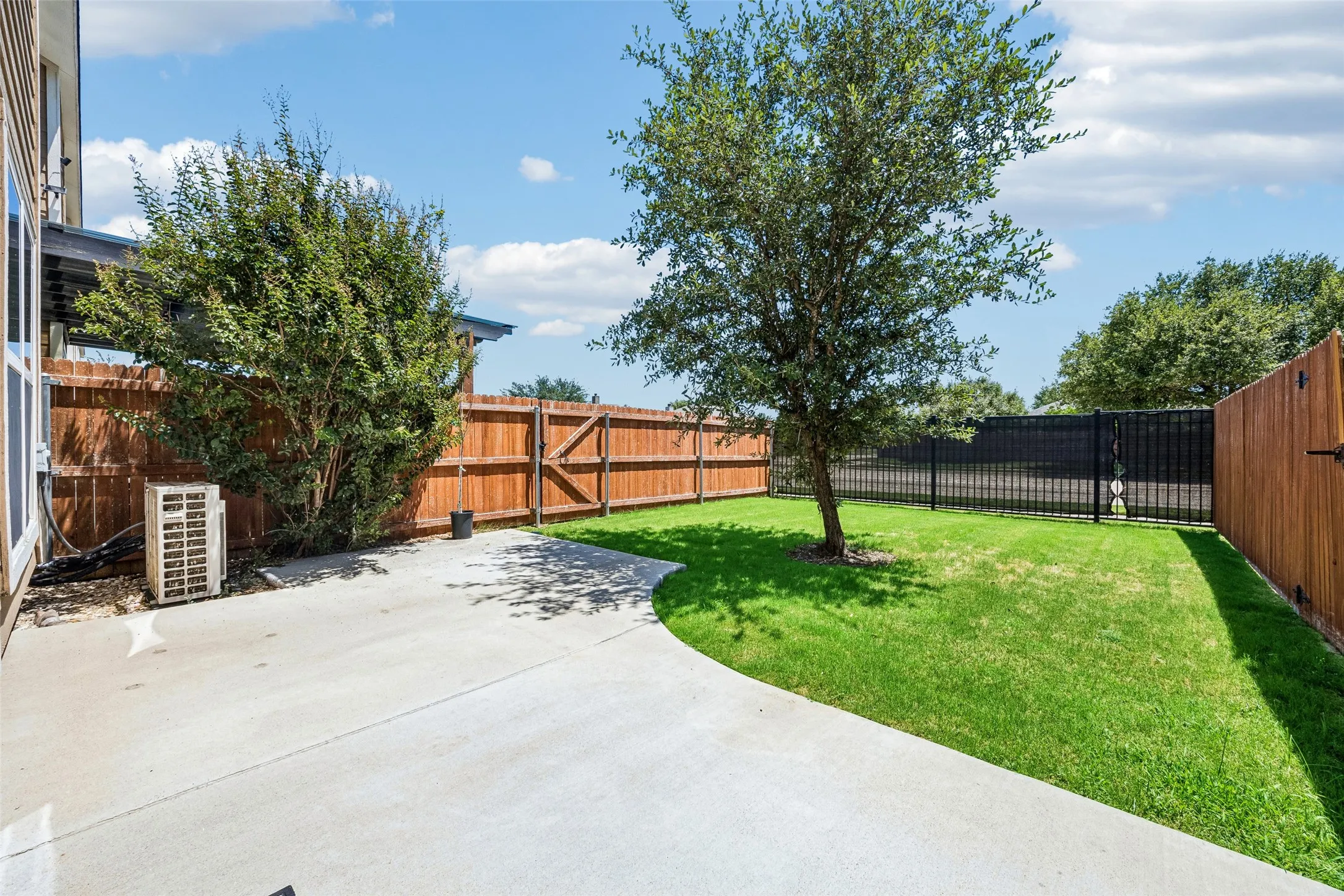 Condominium For Sale in Johnson County , 1325 Summerset Lane, Burleson, Texas 76028, 3 Bedroom, 3 Bathroom, 2 Garage spaces, 1,960 Sqft, built in 2018, mls#21325649, Real Estate Agent in Burleson, Homes For Sale in Johnson county, Homes For Sale in Burleson, Realtor in Burleson Texas, Real Estate Brokerage Independent Realty Texas, Luminita Cordes Realtor