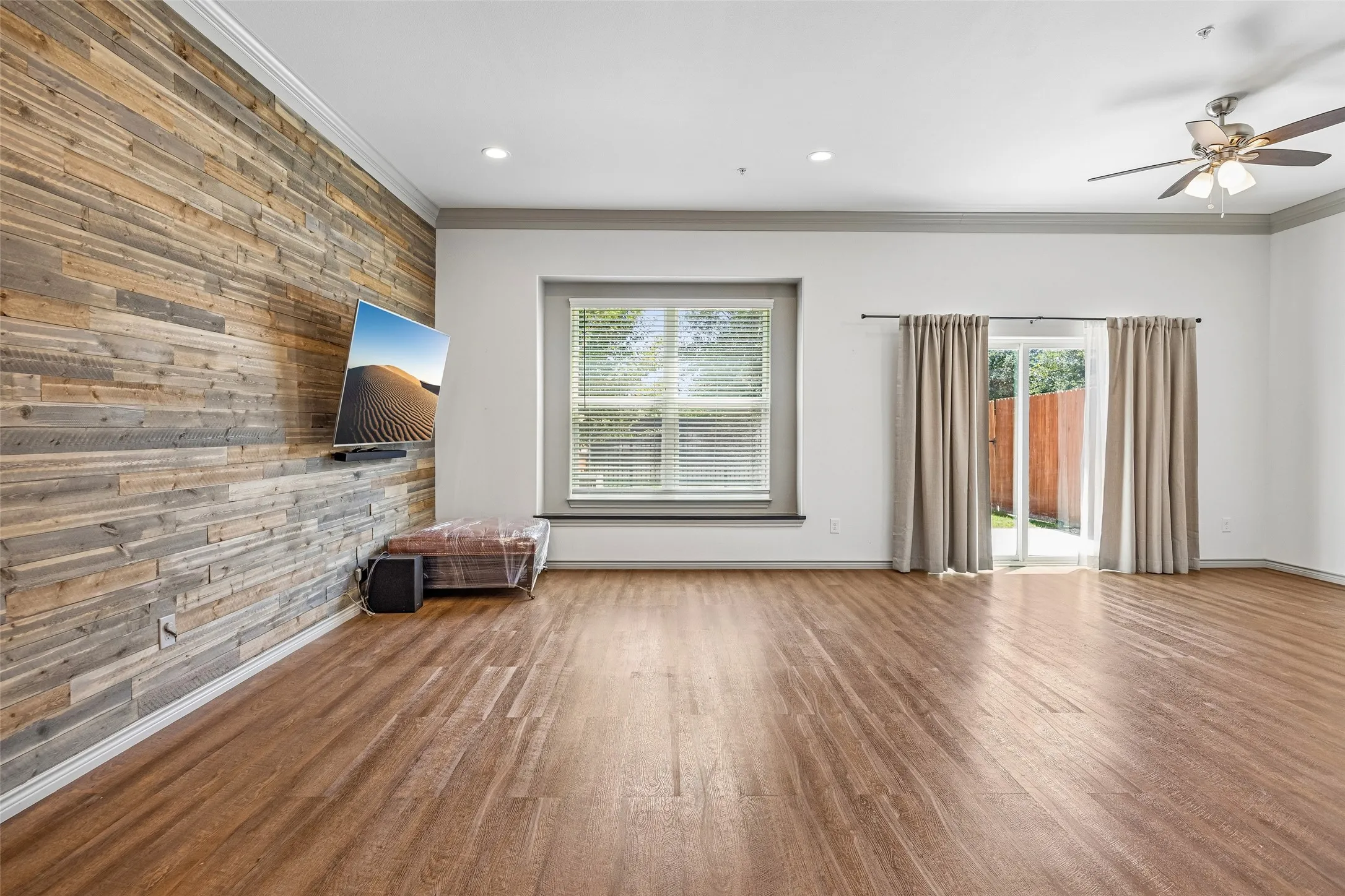 Condominium For Sale in Johnson County , 1325 Summerset Lane, Burleson, Texas 76028, 3 Bedroom, 3 Bathroom, 2 Garage spaces, 1,960 Sqft, built in 2018, mls#21325649, Real Estate Agent in Burleson, Homes For Sale in Johnson county, Homes For Sale in Burleson, Realtor in Burleson Texas, Real Estate Brokerage Independent Realty Texas, Luminita Cordes Realtor