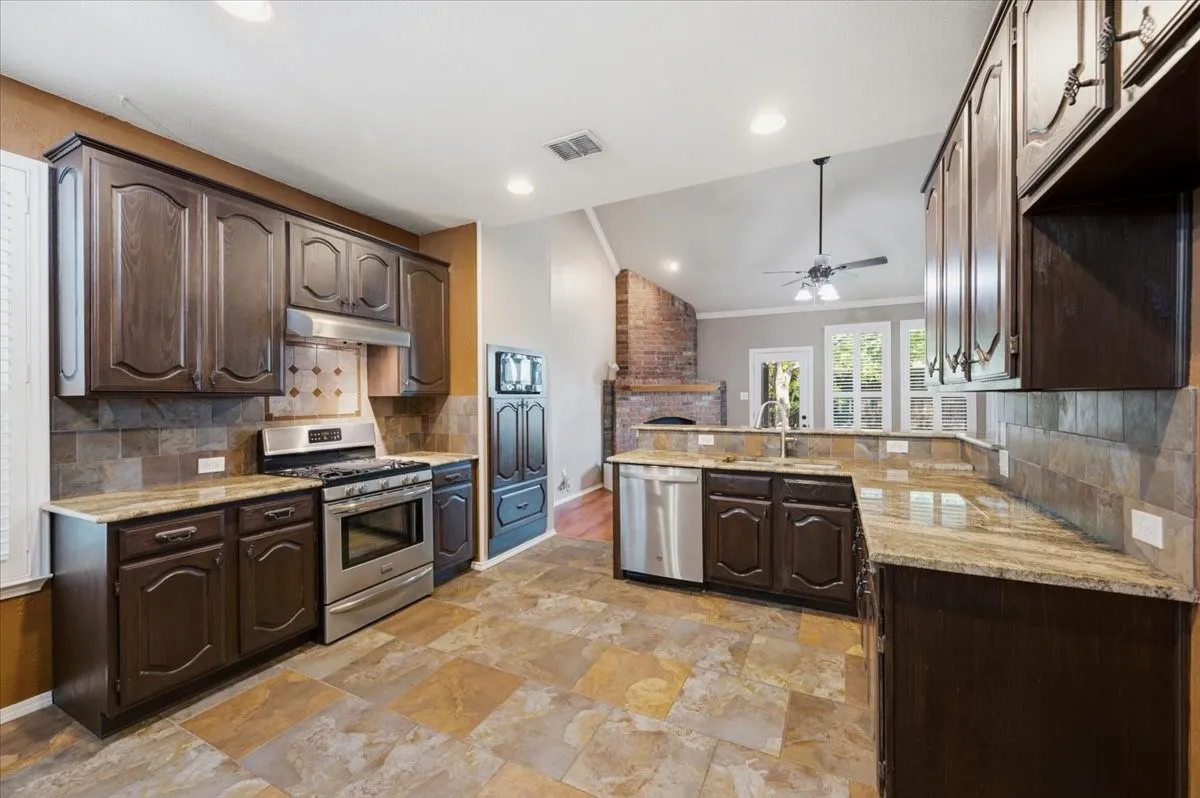 Single Family Residence For Sale in Dallas County , 536 Forest Hill Drive, Coppell, Texas 75019, 4 Bedroom, 3 Bathroom, 2 Garage spaces, 2,572 Sqft, built in 1998, mls#21326919, Real Estate Agent in Coppell, Homes For Sale in Dallas county, Homes For Sale in Coppell, Realtor in Coppell Texas, Real Estate Brokerage Independent Realty Texas, Luminita Cordes Realtor