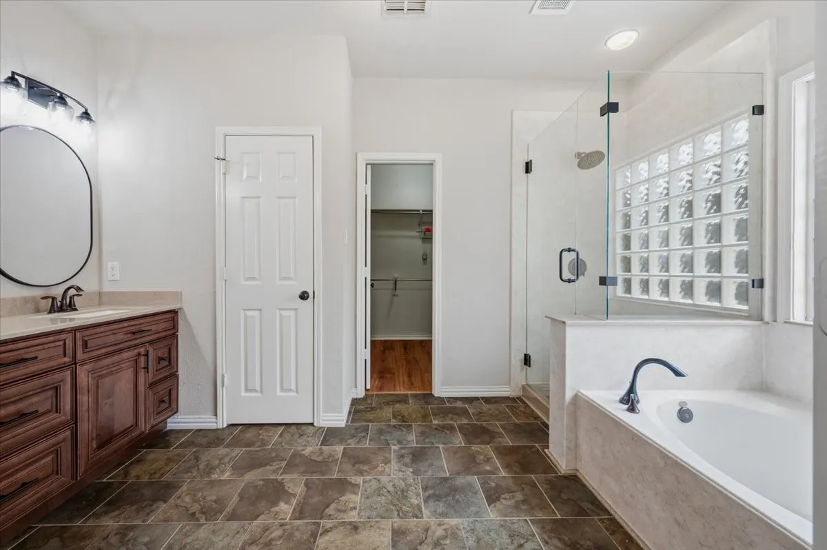 Single Family Residence For Sale in Dallas County , 536 Forest Hill Drive, Coppell, Texas 75019, 4 Bedroom, 3 Bathroom, 2 Garage spaces, 2,572 Sqft, built in 1998, mls#21326919, Real Estate Agent in Coppell, Homes For Sale in Dallas county, Homes For Sale in Coppell, Realtor in Coppell Texas, Real Estate Brokerage Independent Realty Texas, Luminita Cordes Realtor