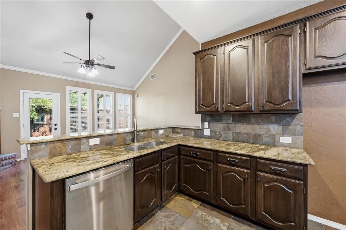 Single Family Residence For Sale in Dallas County , 536 Forest Hill Drive, Coppell, Texas 75019, 4 Bedroom, 3 Bathroom, 2 Garage spaces, 2,572 Sqft, built in 1998, mls#21326919, Real Estate Agent in Coppell, Homes For Sale in Dallas county, Homes For Sale in Coppell, Realtor in Coppell Texas, Real Estate Brokerage Independent Realty Texas, Luminita Cordes Realtor