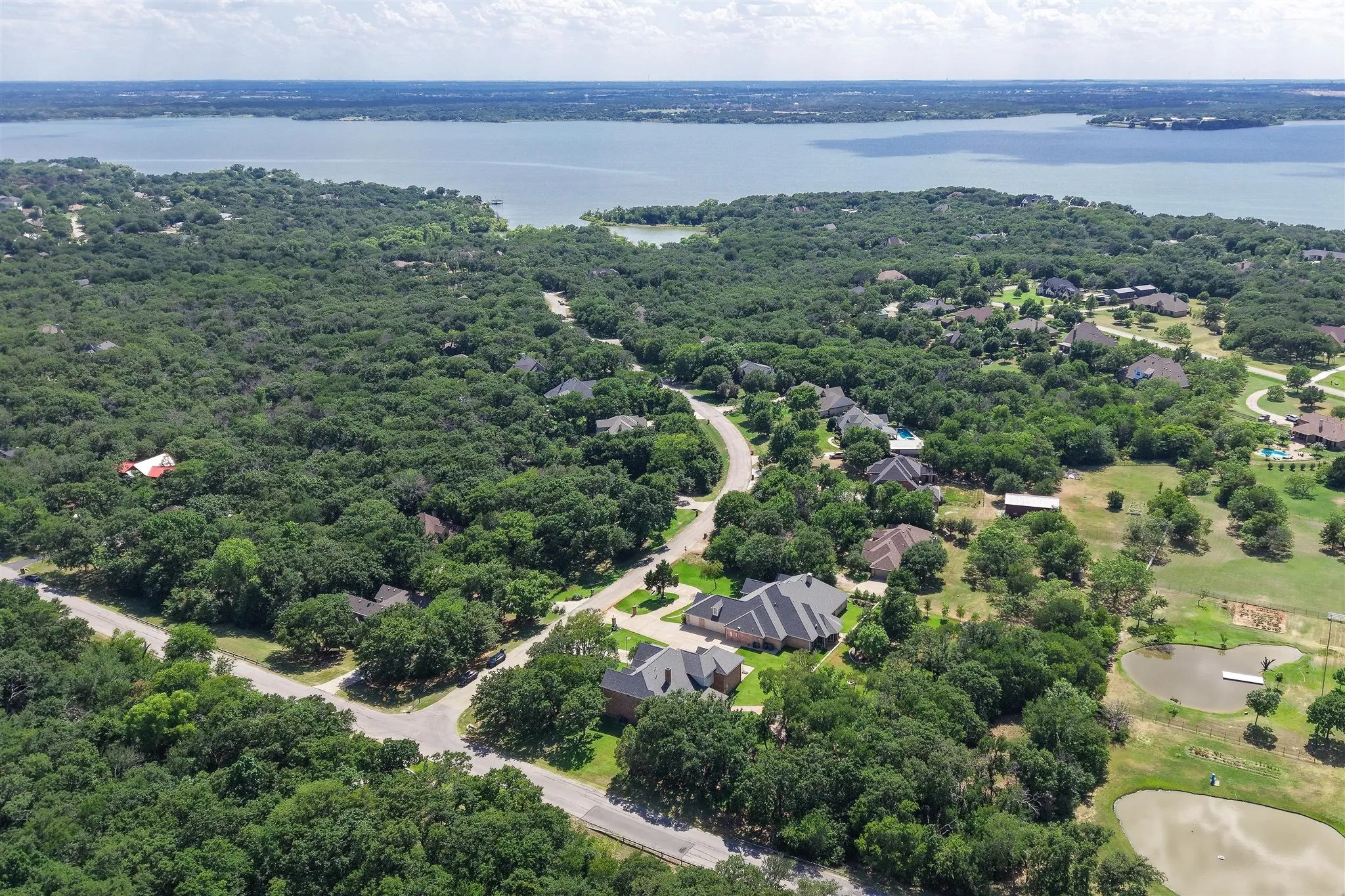 Single Family Residence For Sale in Denton County , 900 Coral Cove, Oak Point, Texas 75068, 6 Bedroom, 4 Bathroom, 3 Garage spaces, 4,816 Sqft, built in 1996, mls#21324974, Real Estate Agent in Oak Point, Homes For Sale in Denton county, Homes For Sale in Oak Point, Realtor in Oak Point Texas, Real Estate Brokerage Independent Realty Texas, Luminita Cordes Realtor