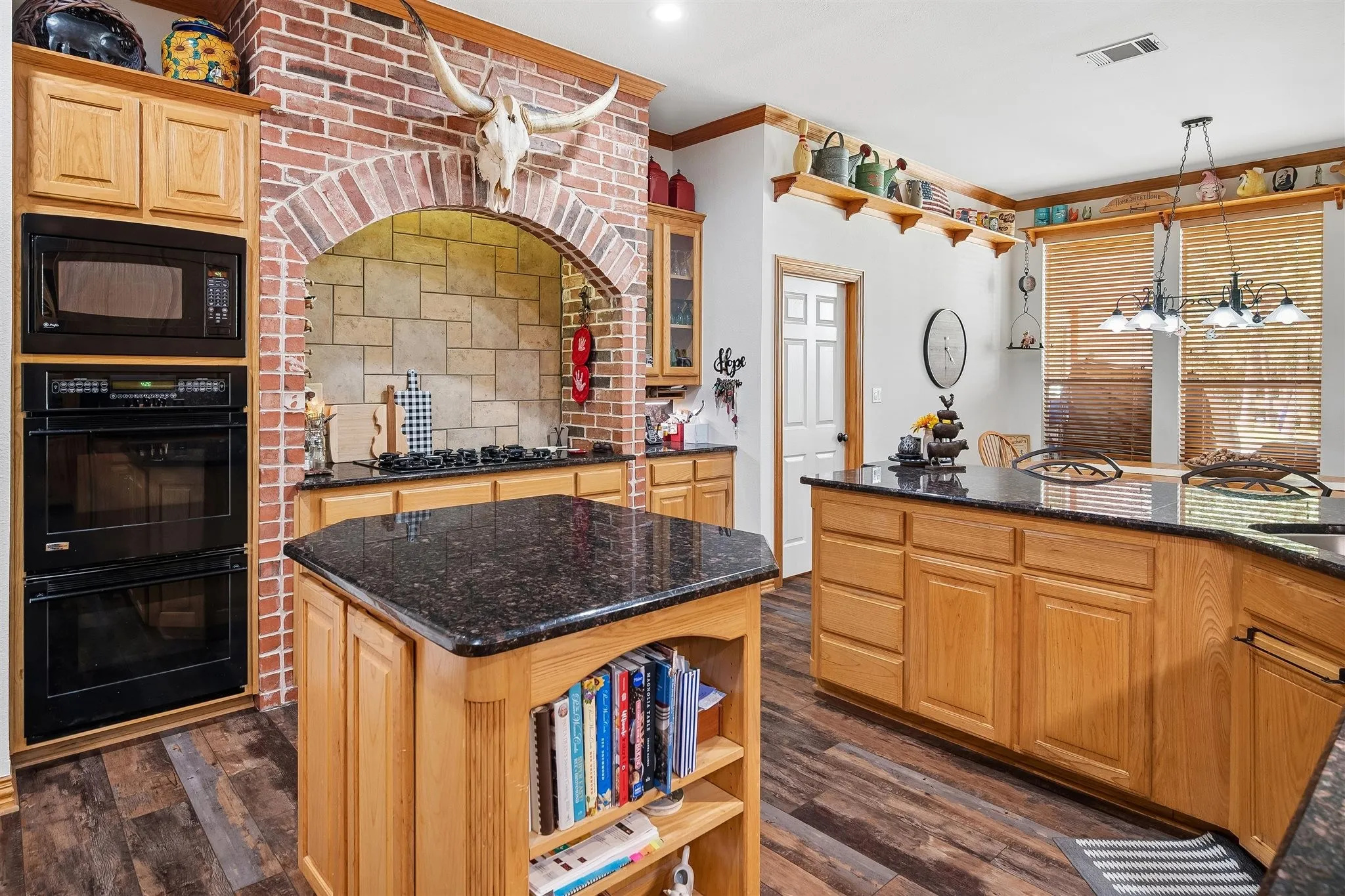 Single Family Residence For Sale in Denton County , 900 Coral Cove, Oak Point, Texas 75068, 6 Bedroom, 4 Bathroom, 3 Garage spaces, 4,816 Sqft, built in 1996, mls#21324974, Real Estate Agent in Oak Point, Homes For Sale in Denton county, Homes For Sale in Oak Point, Realtor in Oak Point Texas, Real Estate Brokerage Independent Realty Texas, Luminita Cordes Realtor